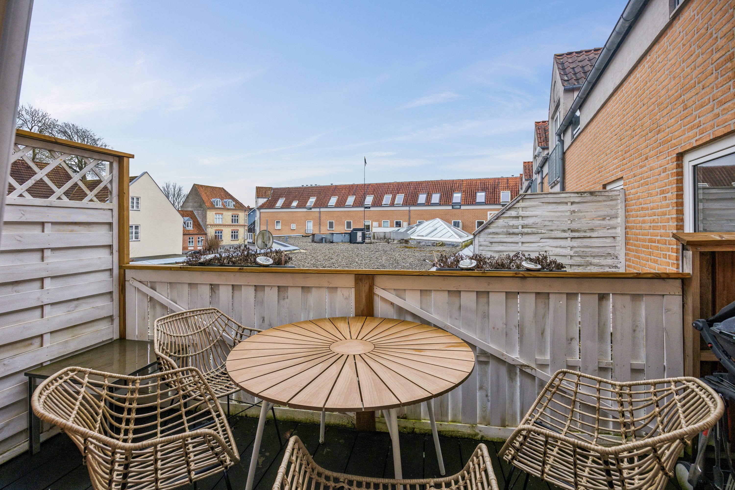 Fremhævet altan billede i fuldskærmstilstand. Billede af Vestergade 1, 1. tv., 9500 Hobro