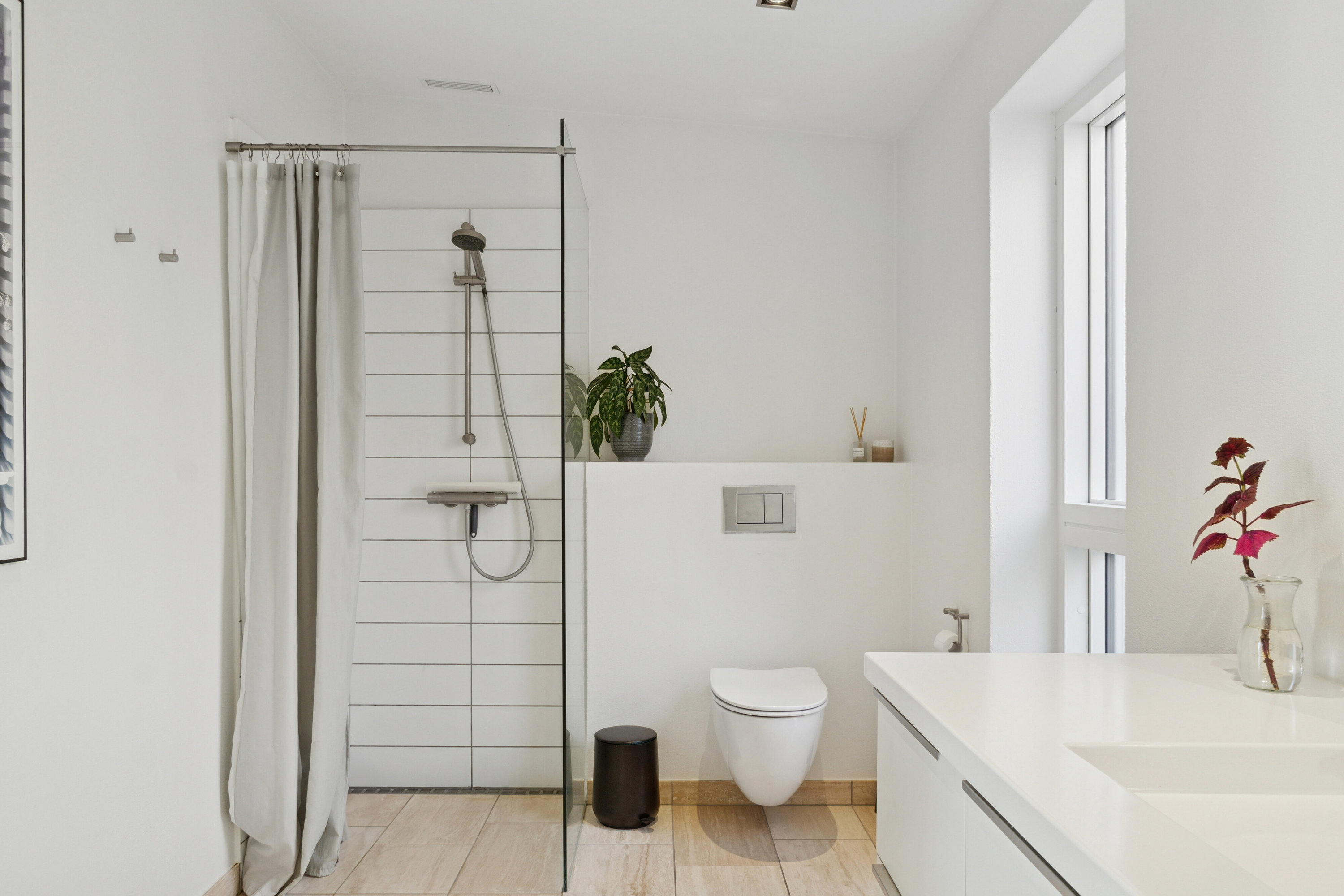 Fremhævet badeværelse billede i fuldskærmstilstand. Billede af Elmehøjvej 21A, Skåde, 8270 Højbjerg