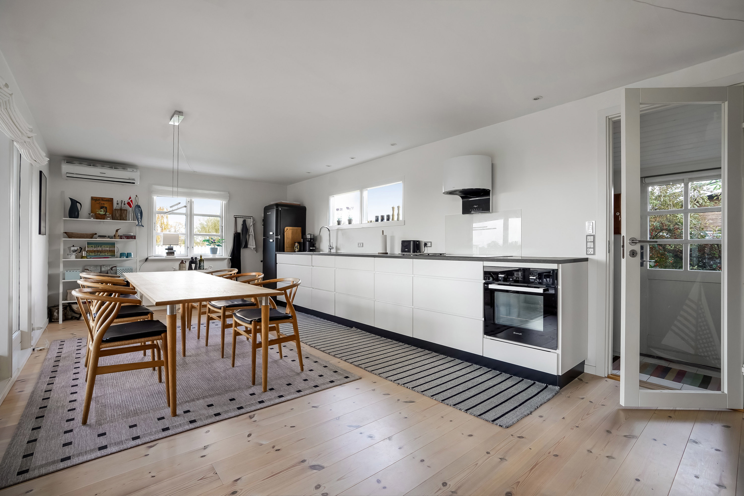 Fremhævet køkken billede i fuldskærmstilstand. Billede af Røllikevej 39, 5300 Kerteminde