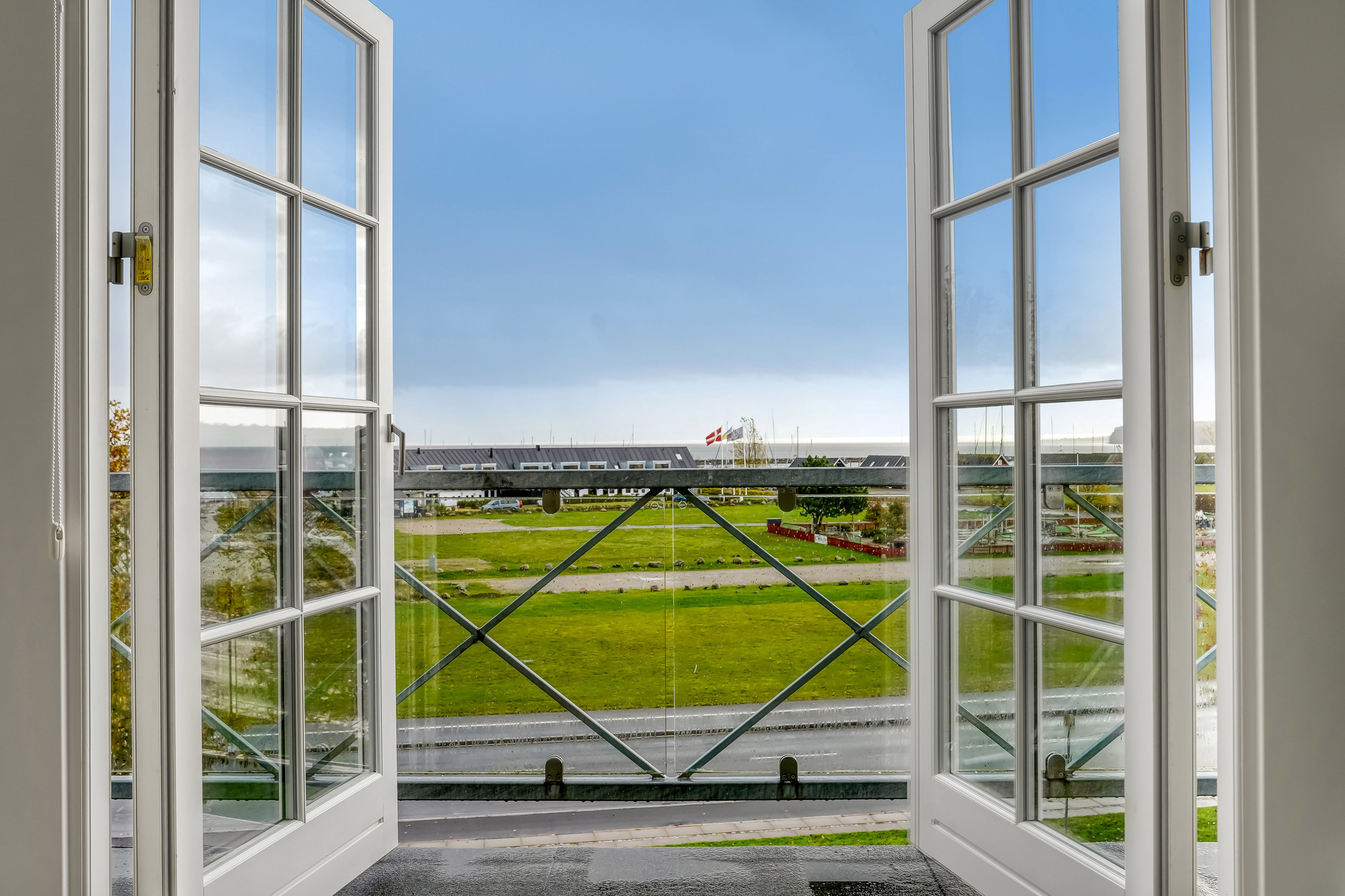 Fremhævet entré billede i fuldskærmstilstand. Billede af Møllebakken 6, 5300 Kerteminde