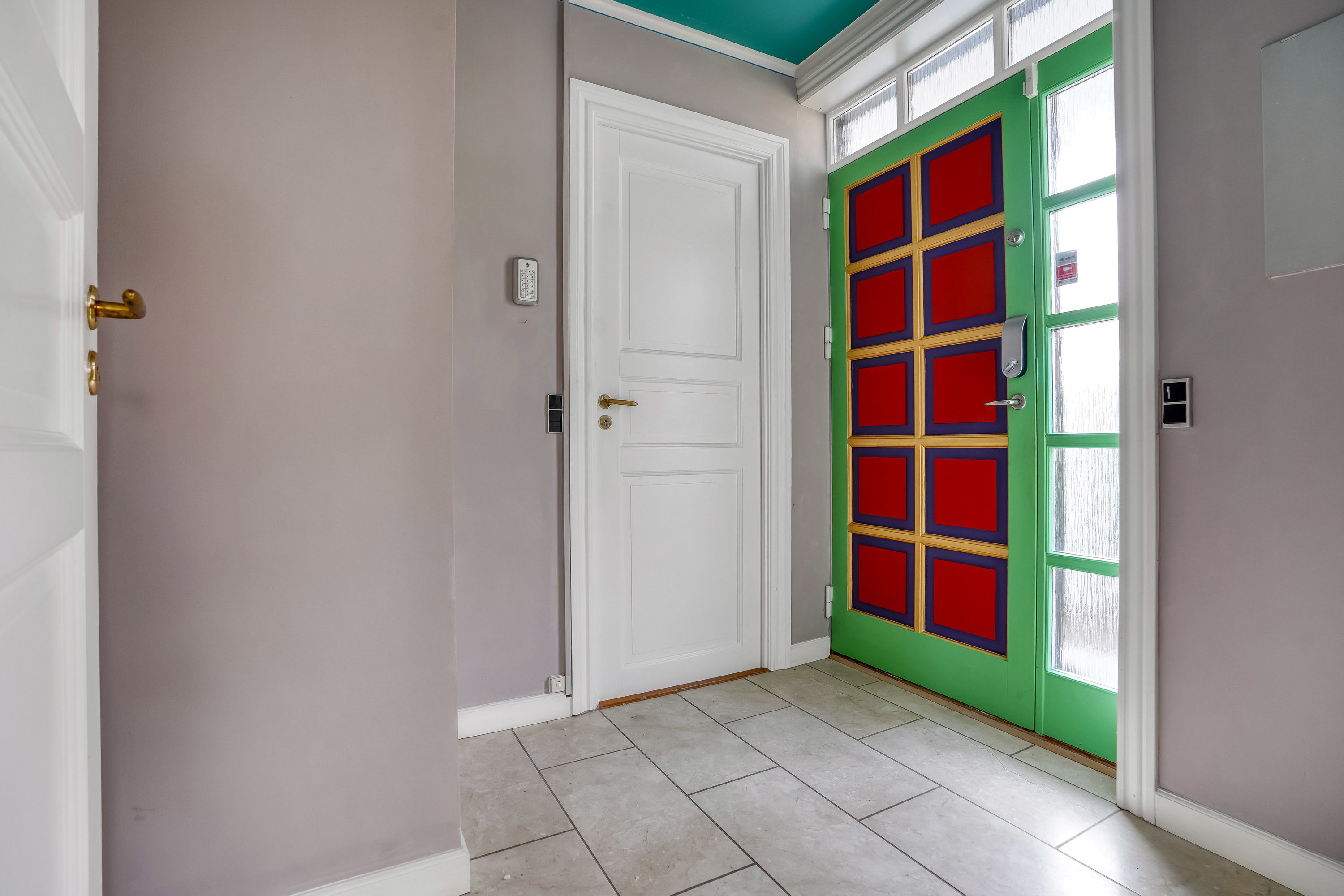 Fremhævet entré billede i fuldskærmstilstand. Billede af Møllebakken 6, 5300 Kerteminde