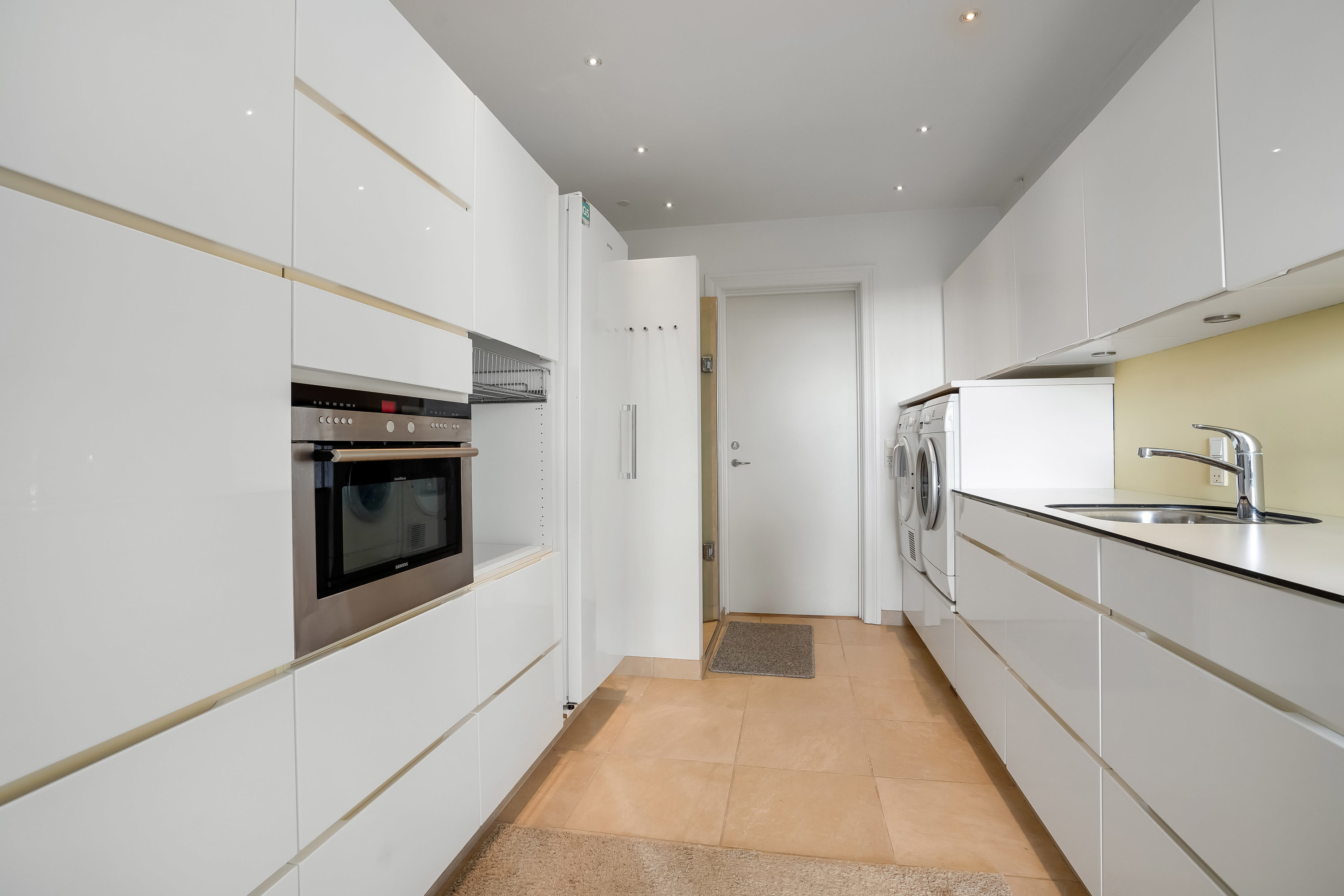 Fremhævet køkken billede i fuldskærmstilstand. Billede af Møllebakken 6, 5300 Kerteminde