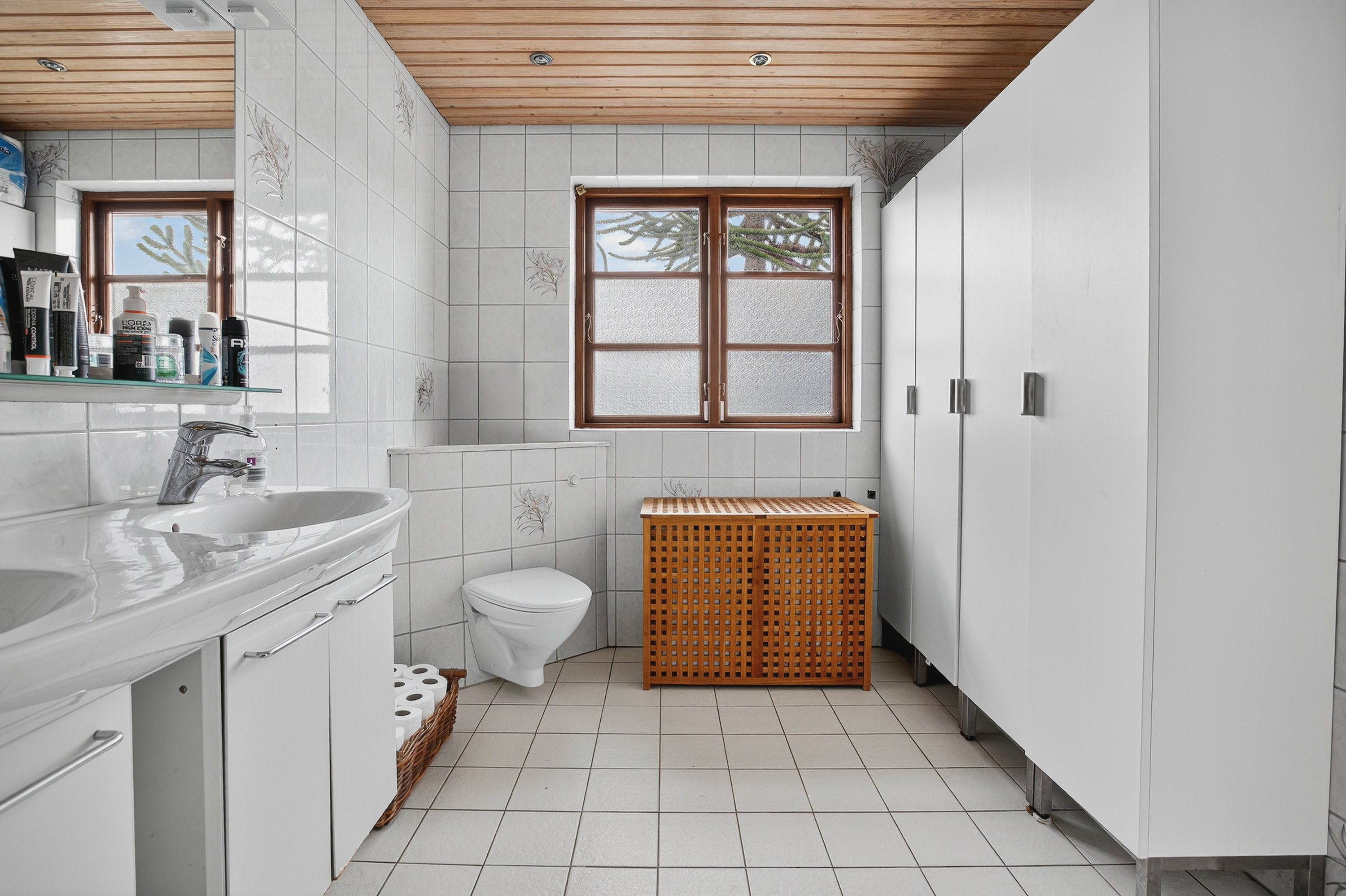 Fremhævet bad billede i fuldskærmstilstand. Billede af Gjørdingvej 8, 2760 Måløv