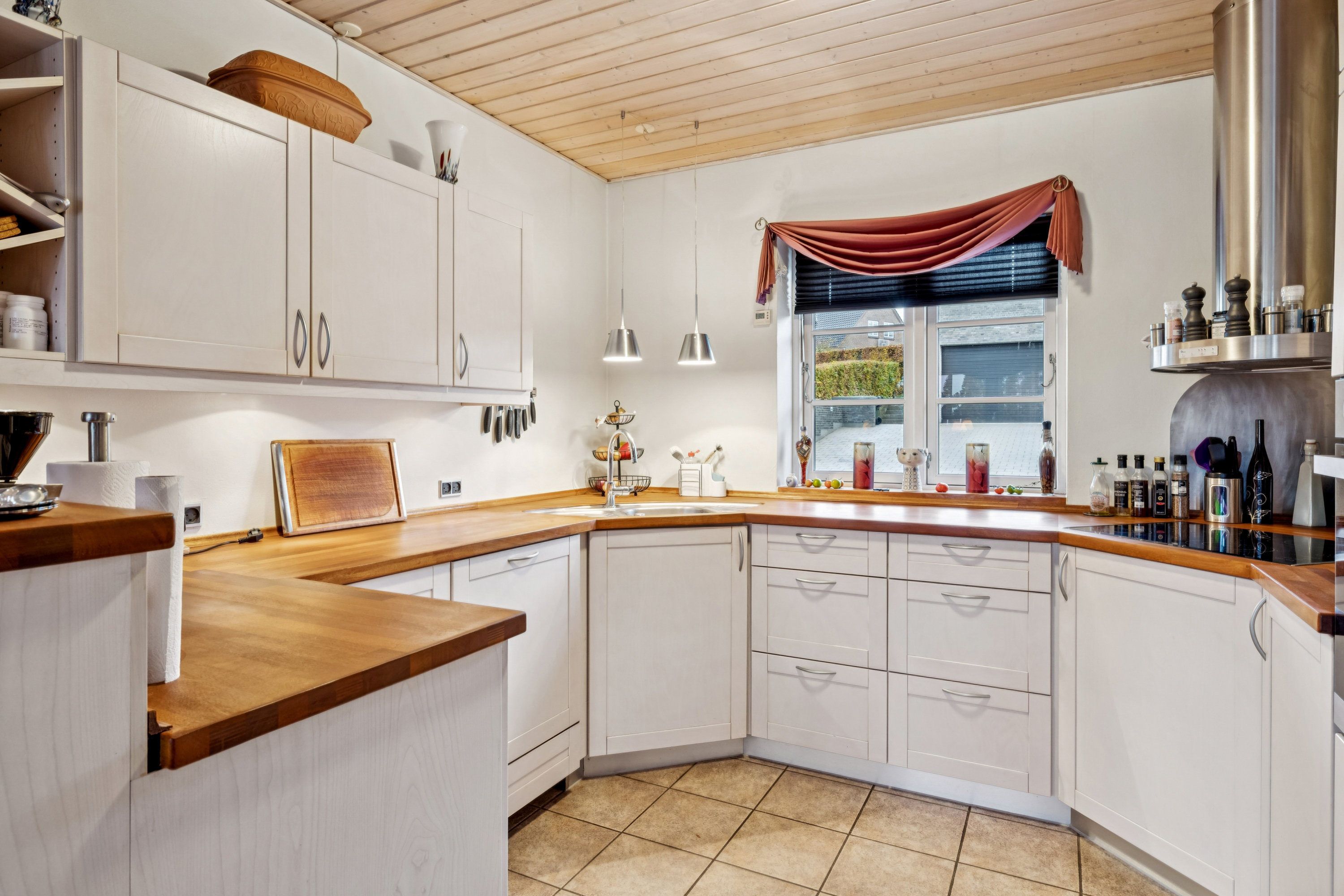 Fremhævet køkken billede i fuldskærmstilstand. Billede af Hjortebakken 8, Åstrup, 8500 Grenaa