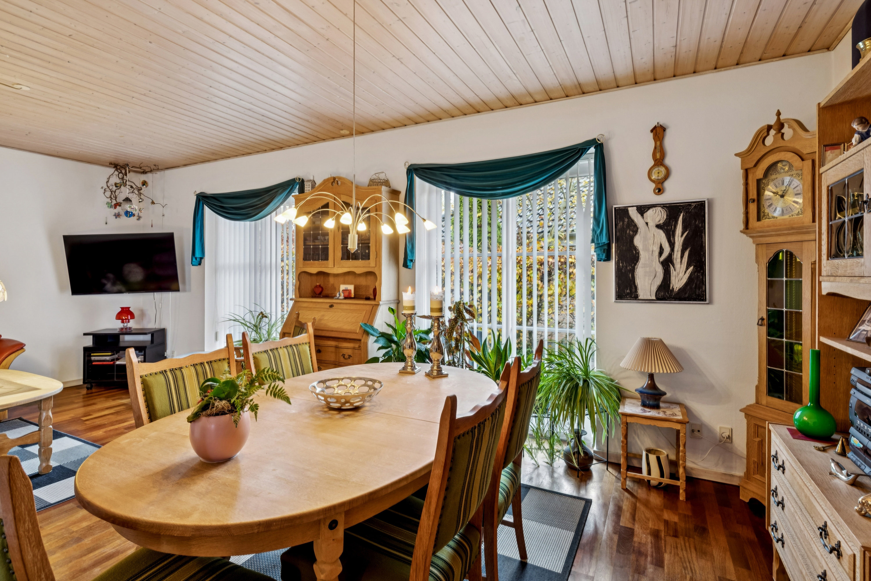 Fremhævet stue billede i fuldskærmstilstand. Billede af Hjortebakken 8, Åstrup, 8500 Grenaa