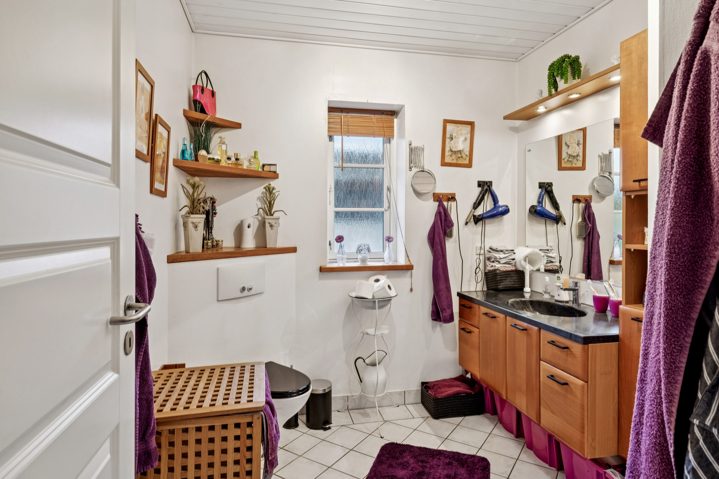 Fremhævet badeværelse billede i fuldskærmstilstand. Billede af Hjortebakken 8, Åstrup, 8500 Grenaa