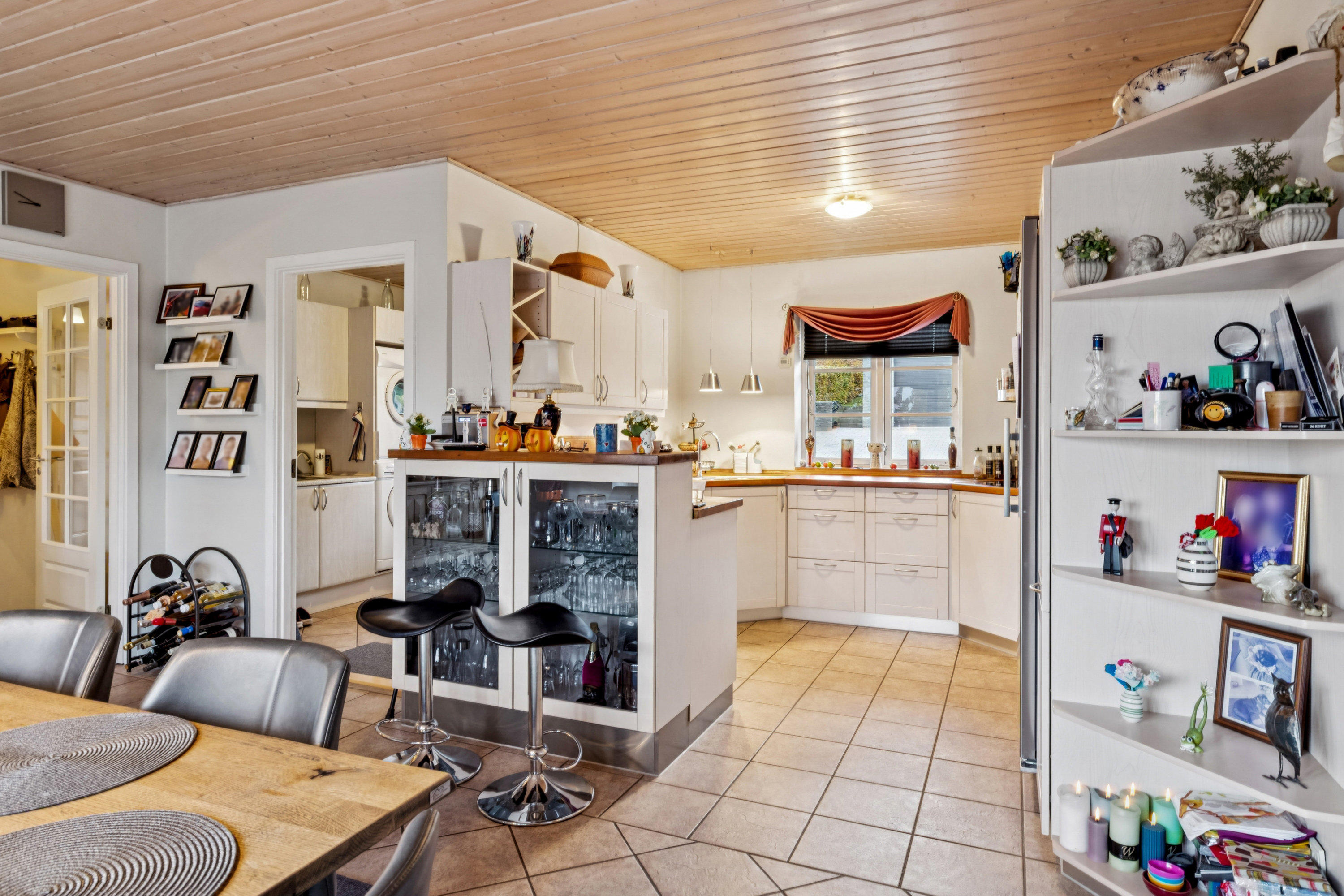 Fremhævet køkken billede i fuldskærmstilstand. Billede af Hjortebakken 8, Åstrup, 8500 Grenaa