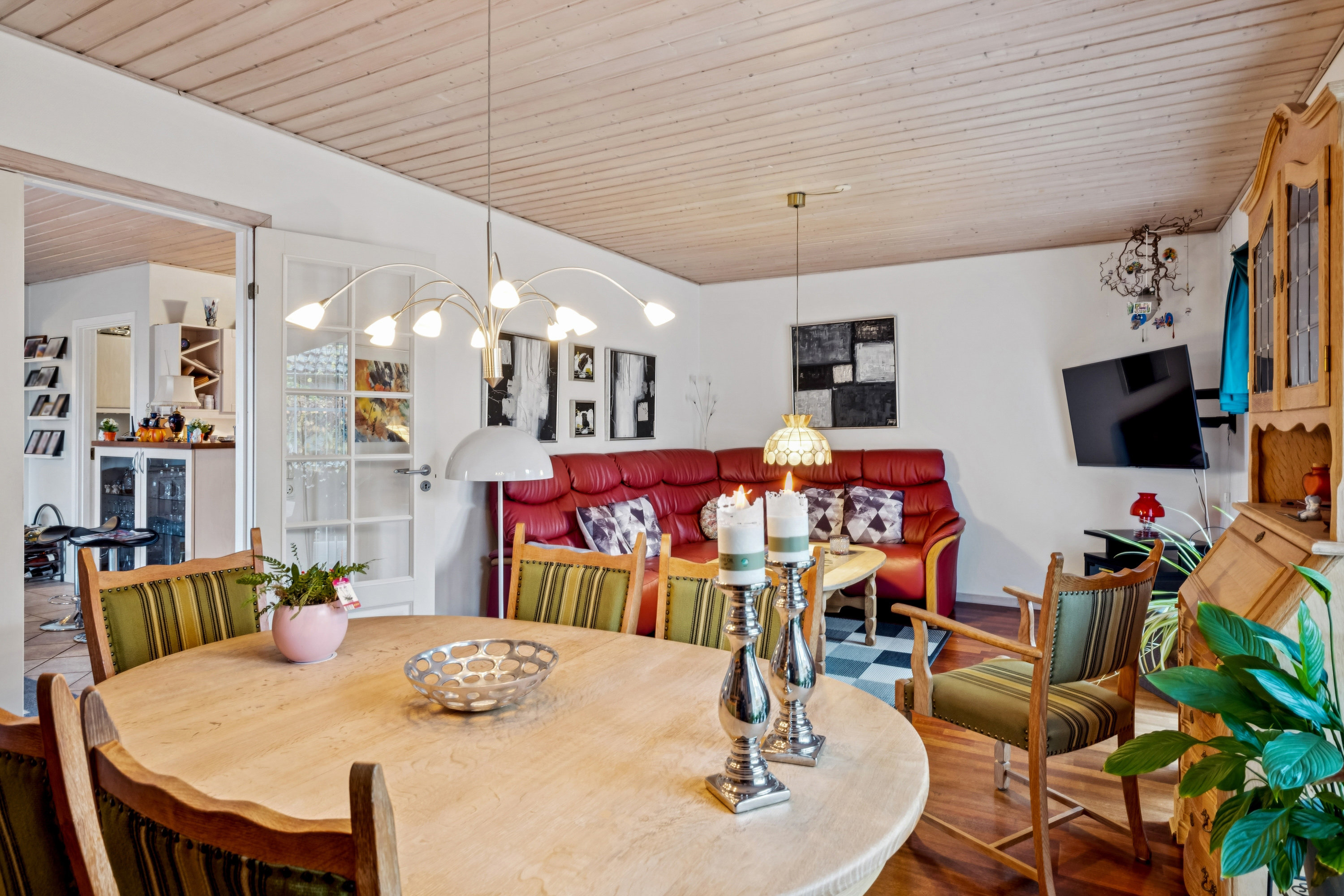 Fremhævet stue billede i fuldskærmstilstand. Billede af Hjortebakken 8, Åstrup, 8500 Grenaa