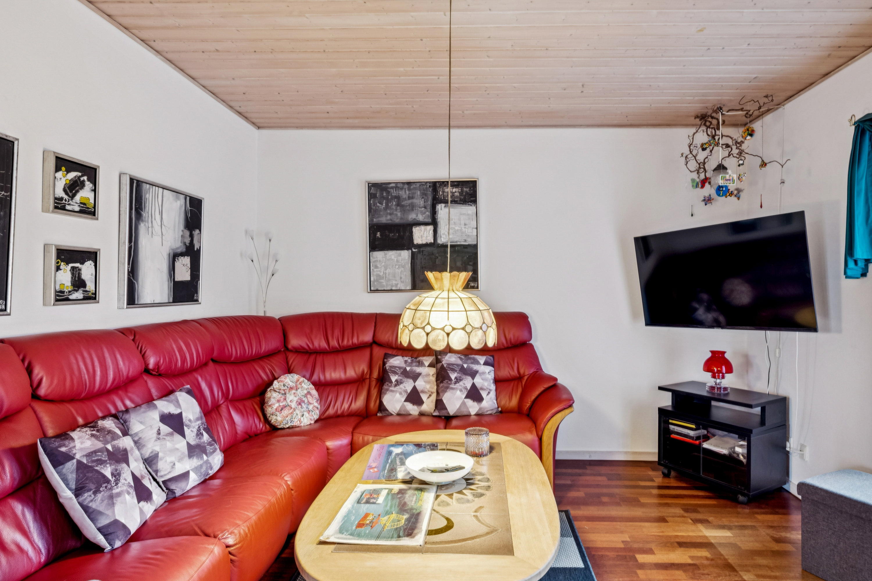 Fremhævet stue billede i fuldskærmstilstand. Billede af Hjortebakken 8, Åstrup, 8500 Grenaa