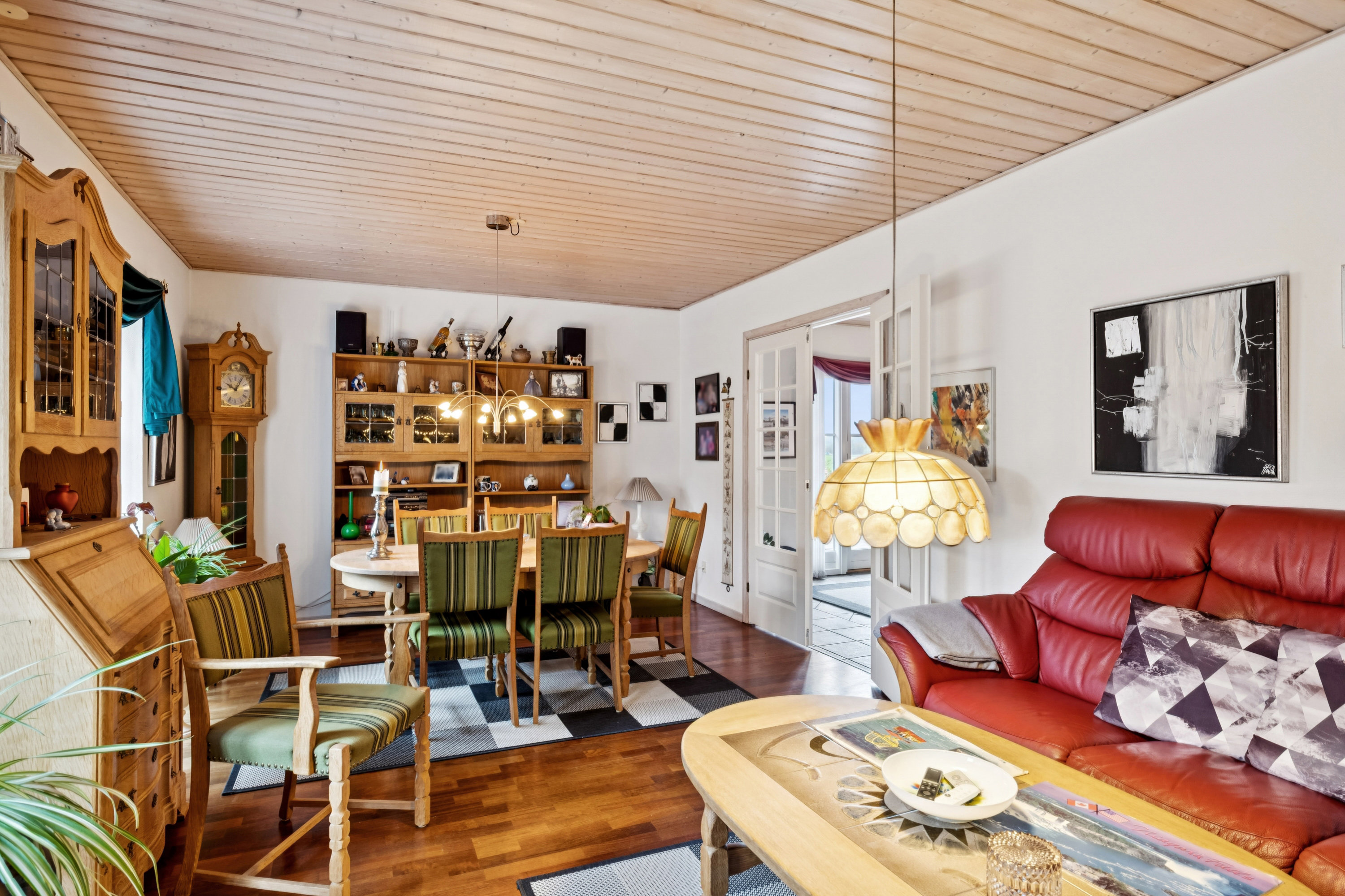 Fremhævet stue billede i fuldskærmstilstand. Billede af Hjortebakken 8, Åstrup, 8500 Grenaa