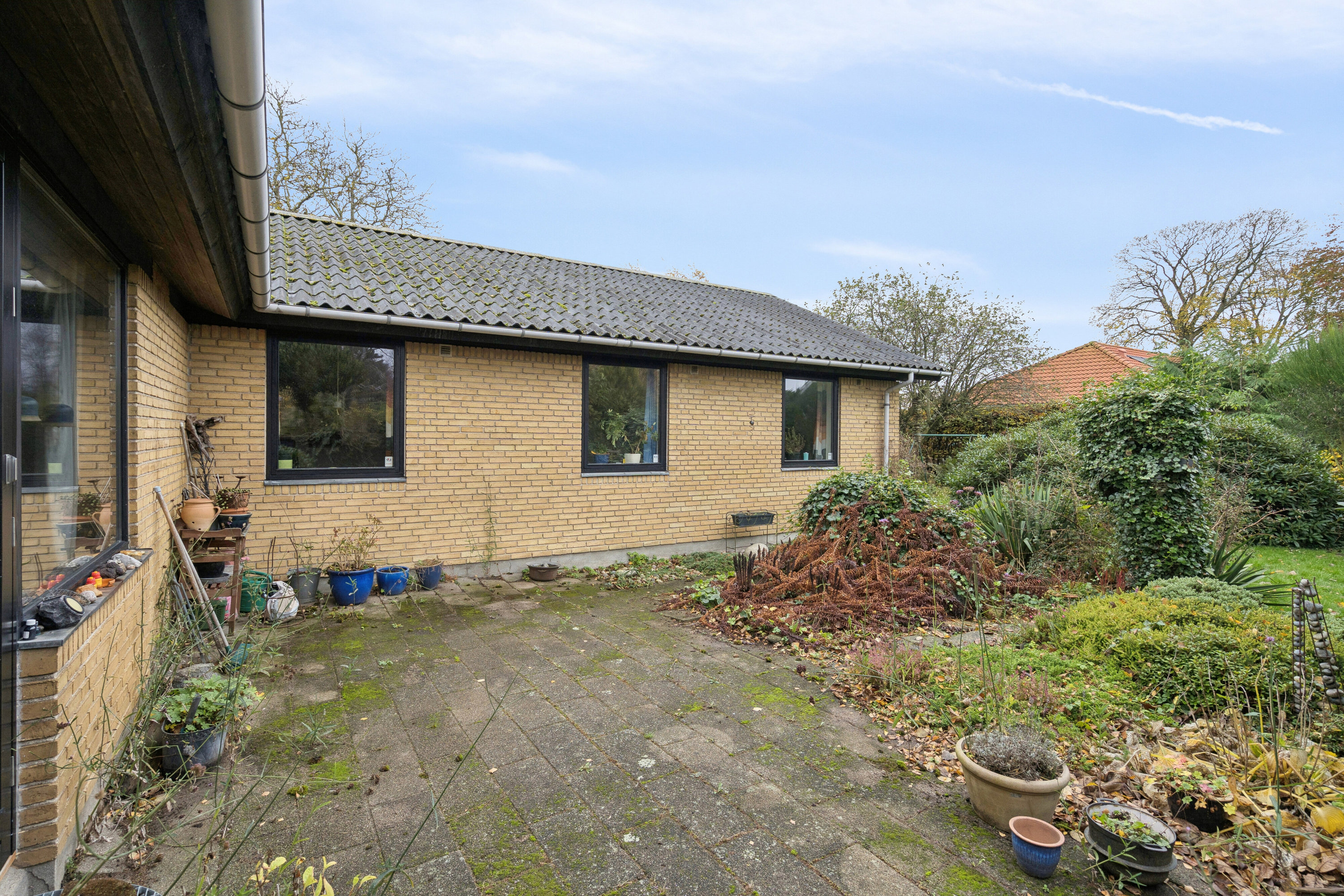 Miniaturebillede 1: udendørs. Billede af Hyrdehøj 10, 4690 Haslev