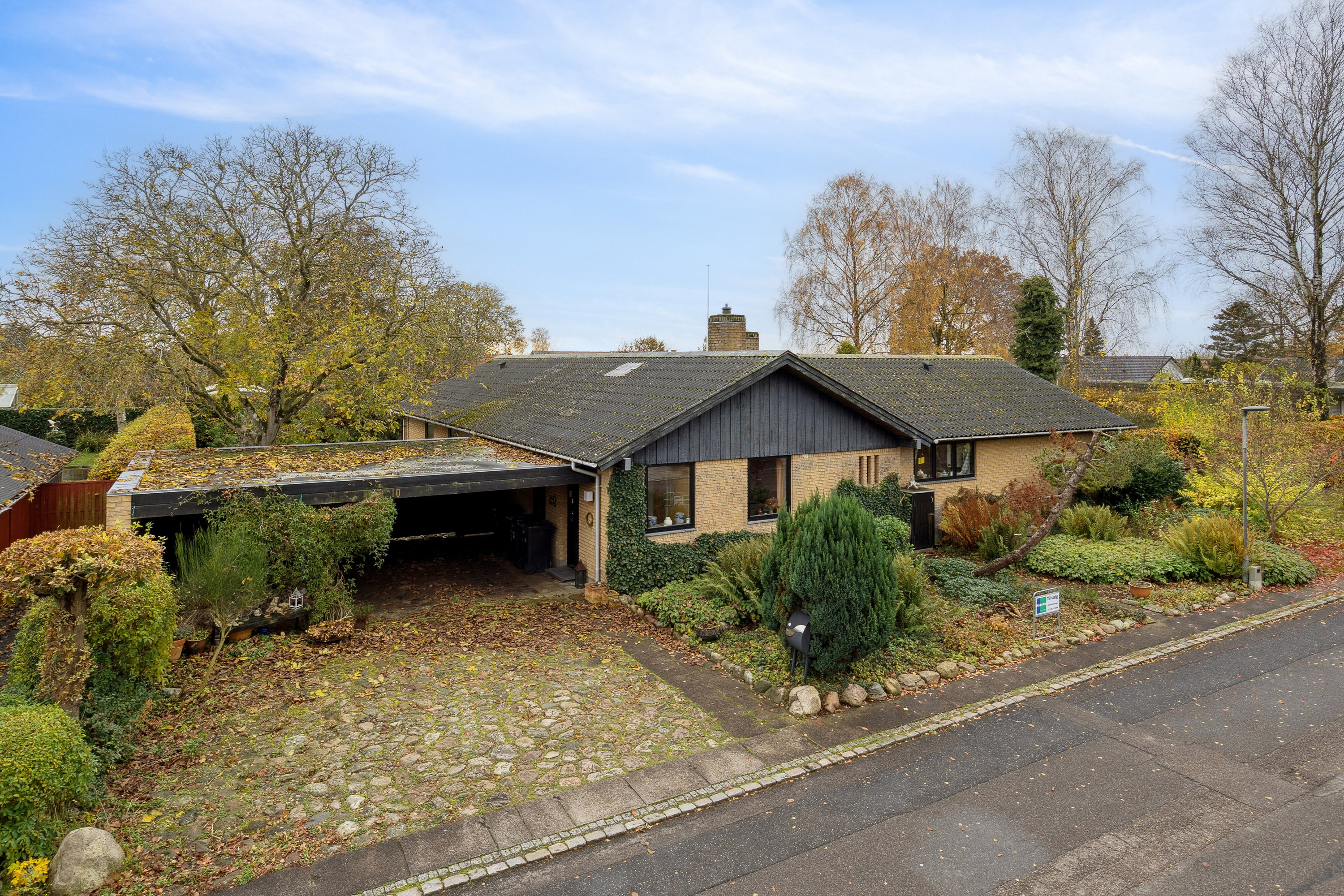 Fremhævet set fra vejen billede i fuldskærmstilstand. Billede af Hyrdehøj 10, 4690 Haslev