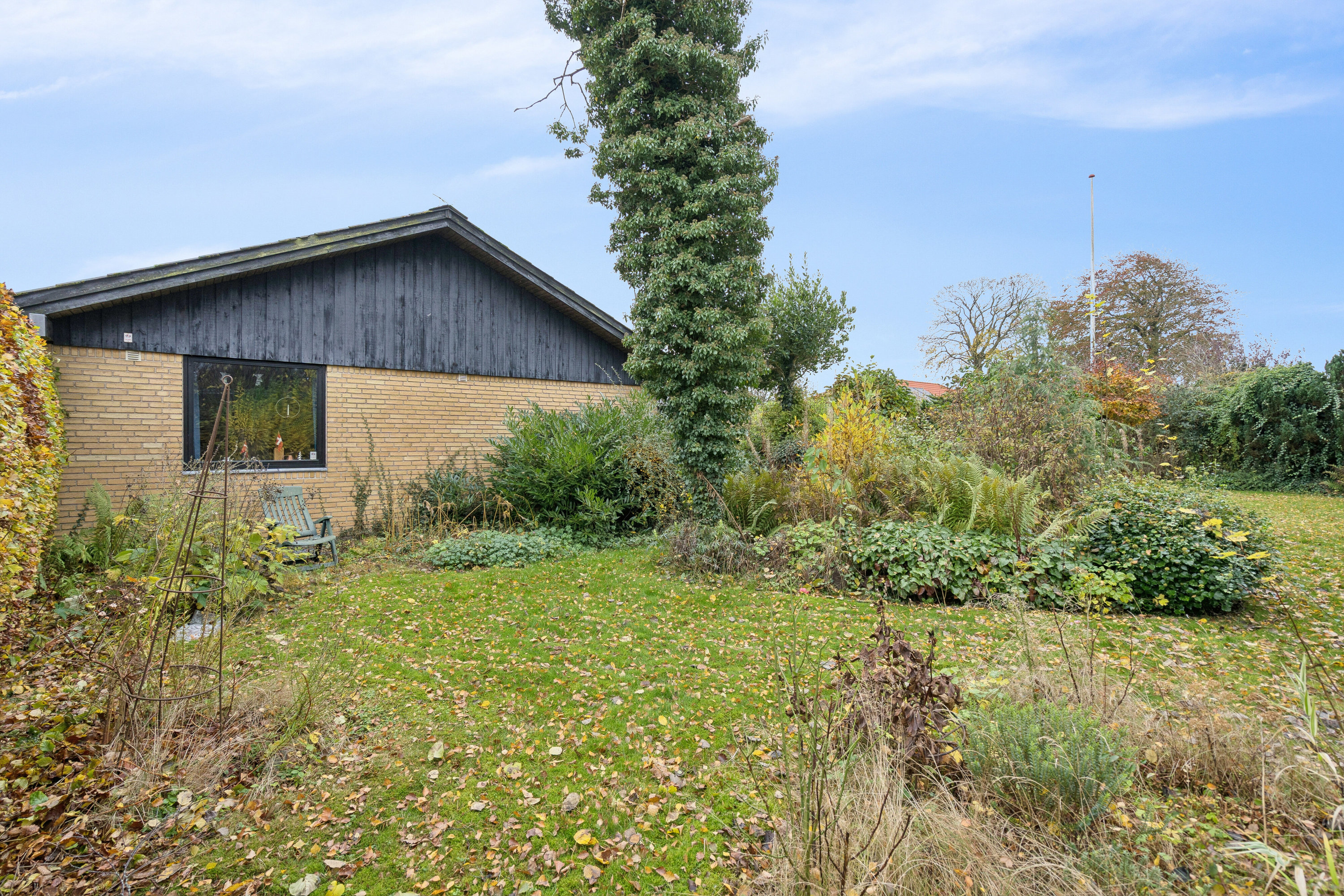 Fremhævet udendørs billede i fuldskærmstilstand. Billede af Hyrdehøj 10, 4690 Haslev