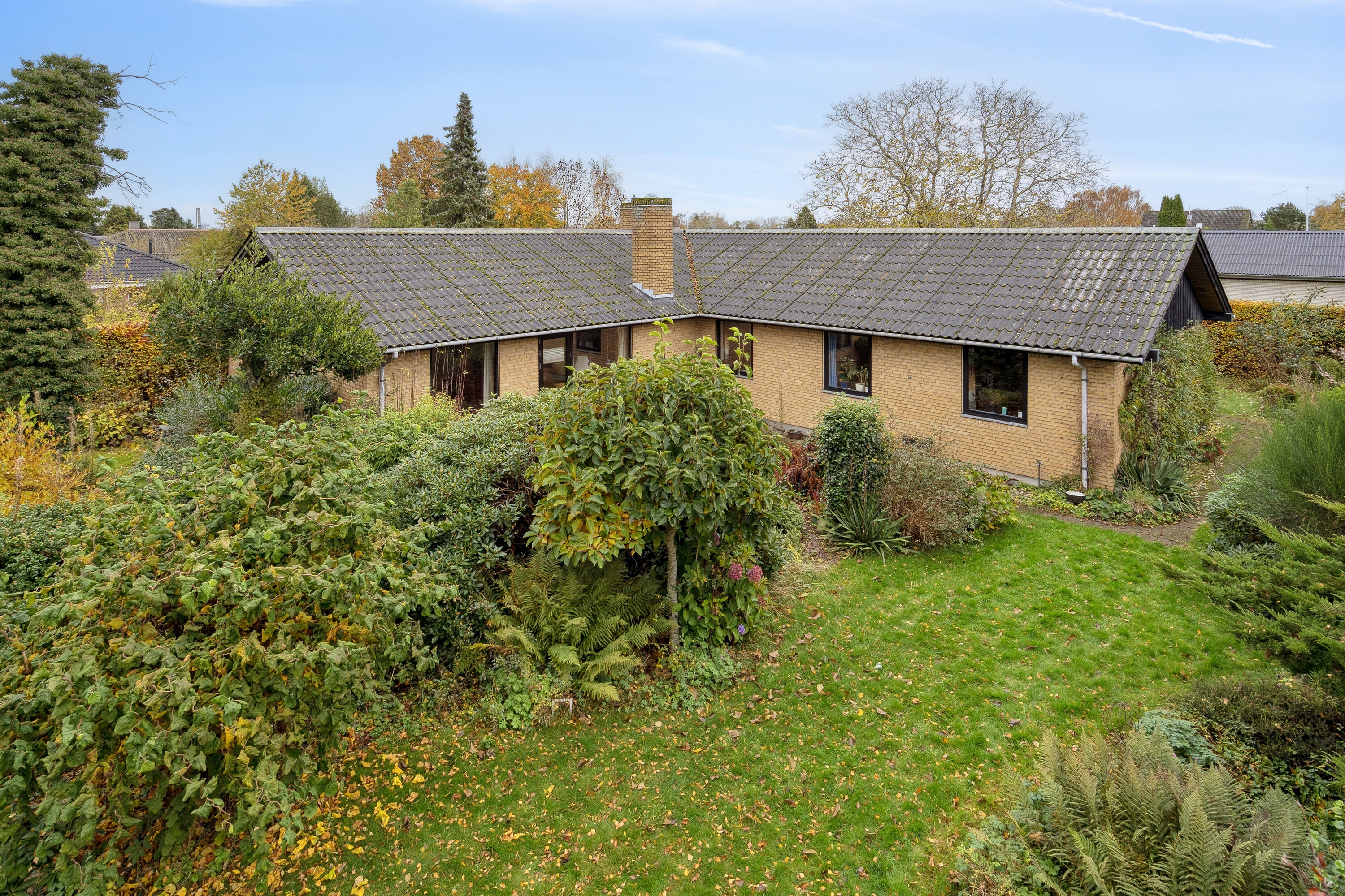 Fremhævet set fra haven billede i fuldskærmstilstand. Billede af Hyrdehøj 10, 4690 Haslev