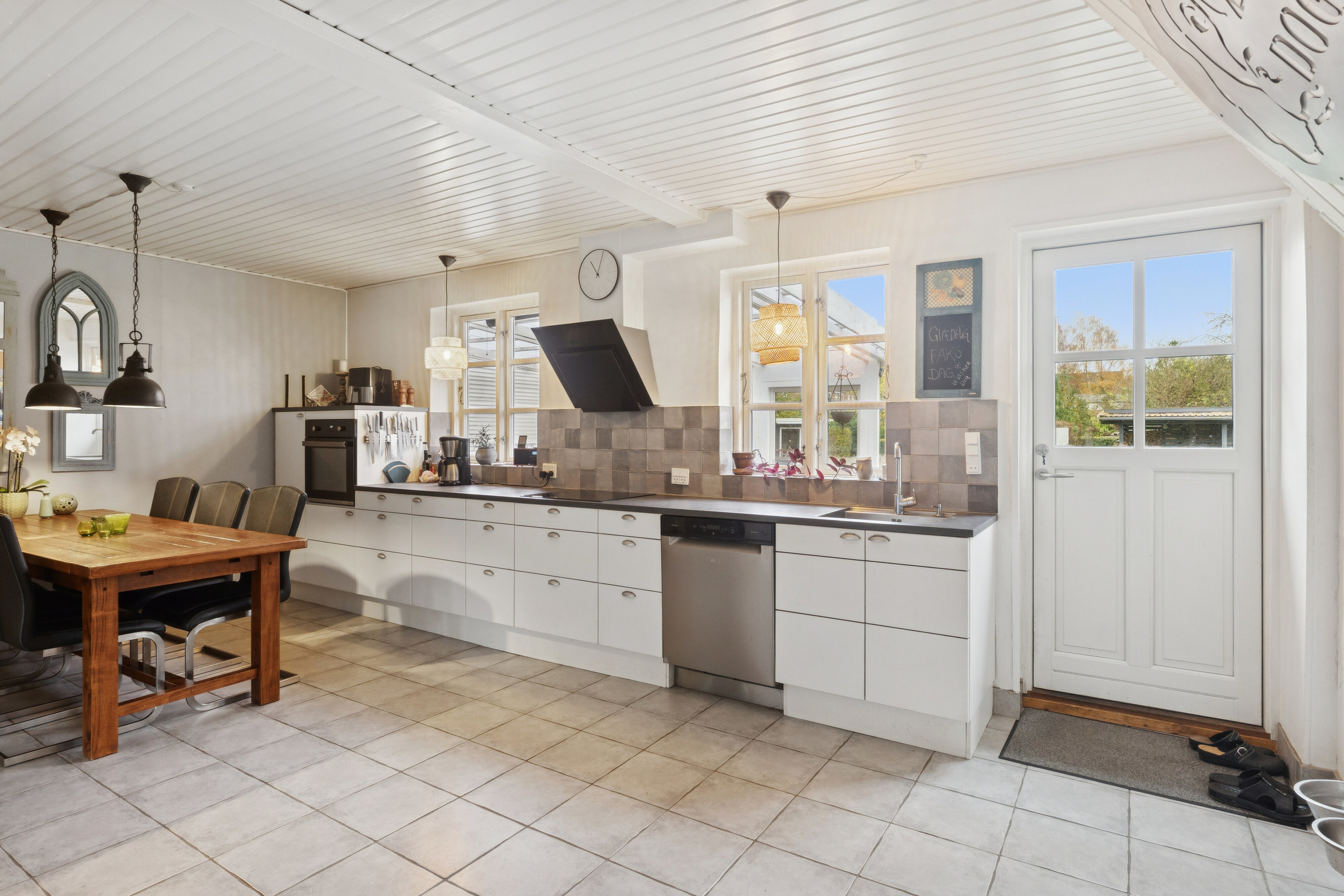 Fremhævet køkken billede i fuldskærmstilstand. Billede af Teglgårdsvej 1, 4654 Faxe Ladeplads