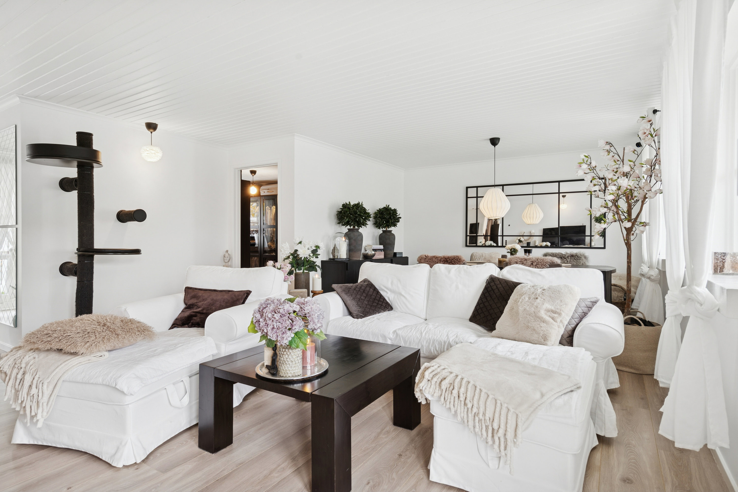 Fremhævet stue billede i fuldskærmstilstand. Billede af Nysøvænget 35, Terslev, 4690 Haslev