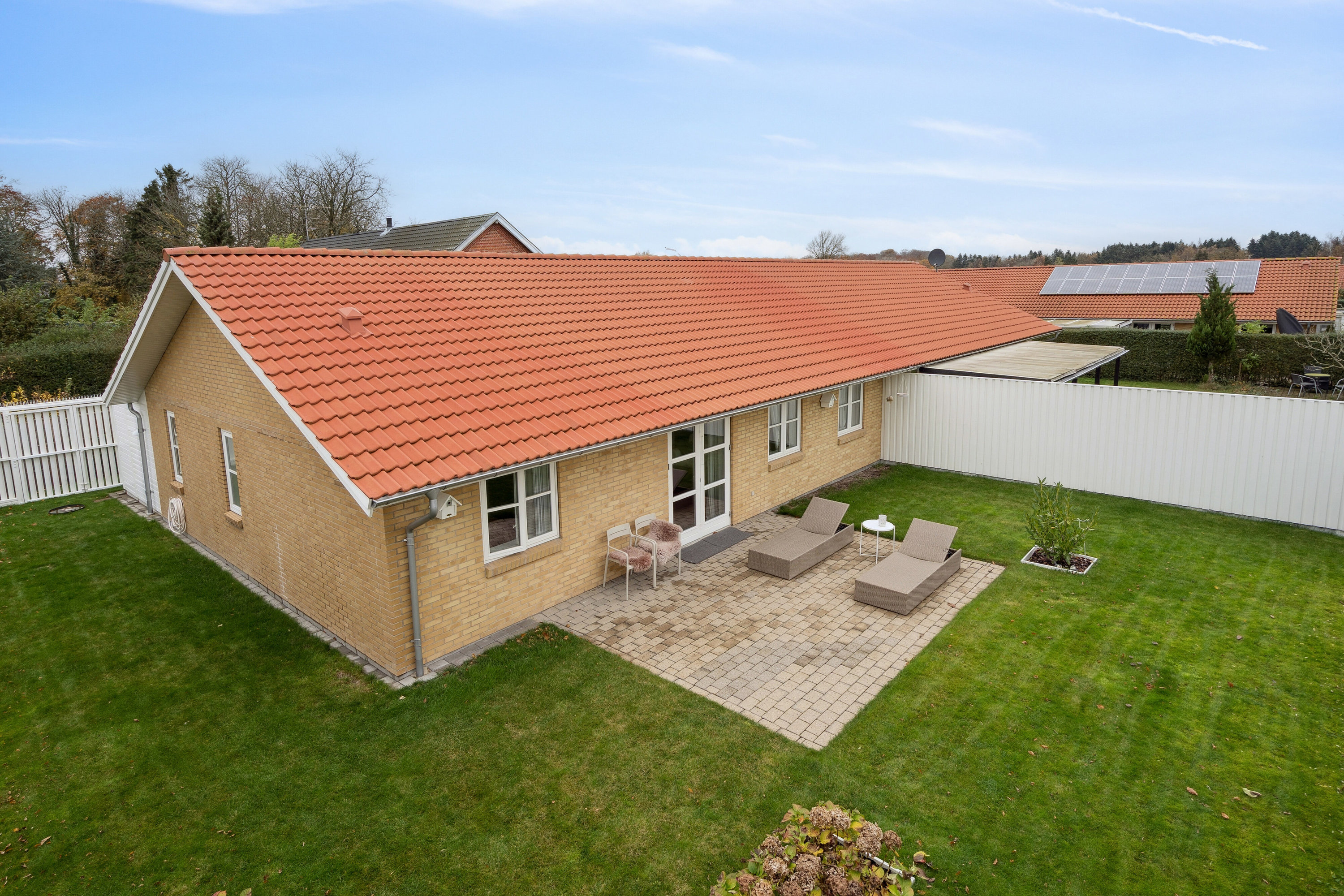 Fremhævet set fra haven billede i fuldskærmstilstand. Billede af Nysøvænget 35, Terslev, 4690 Haslev