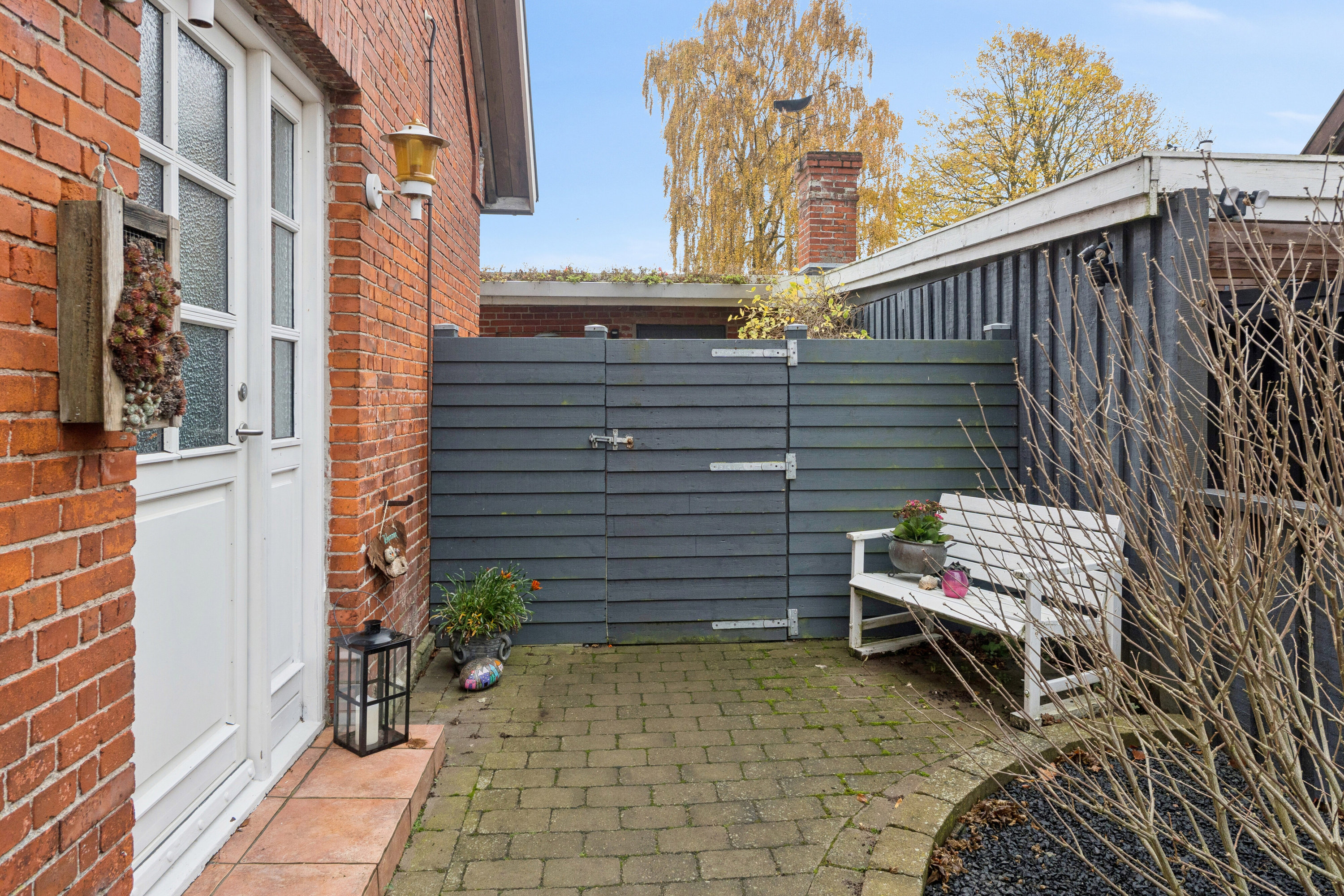 Fremhævet udendørs billede i fuldskærmstilstand. Billede af Teglgårdsvej 1, 4654 Faxe Ladeplads