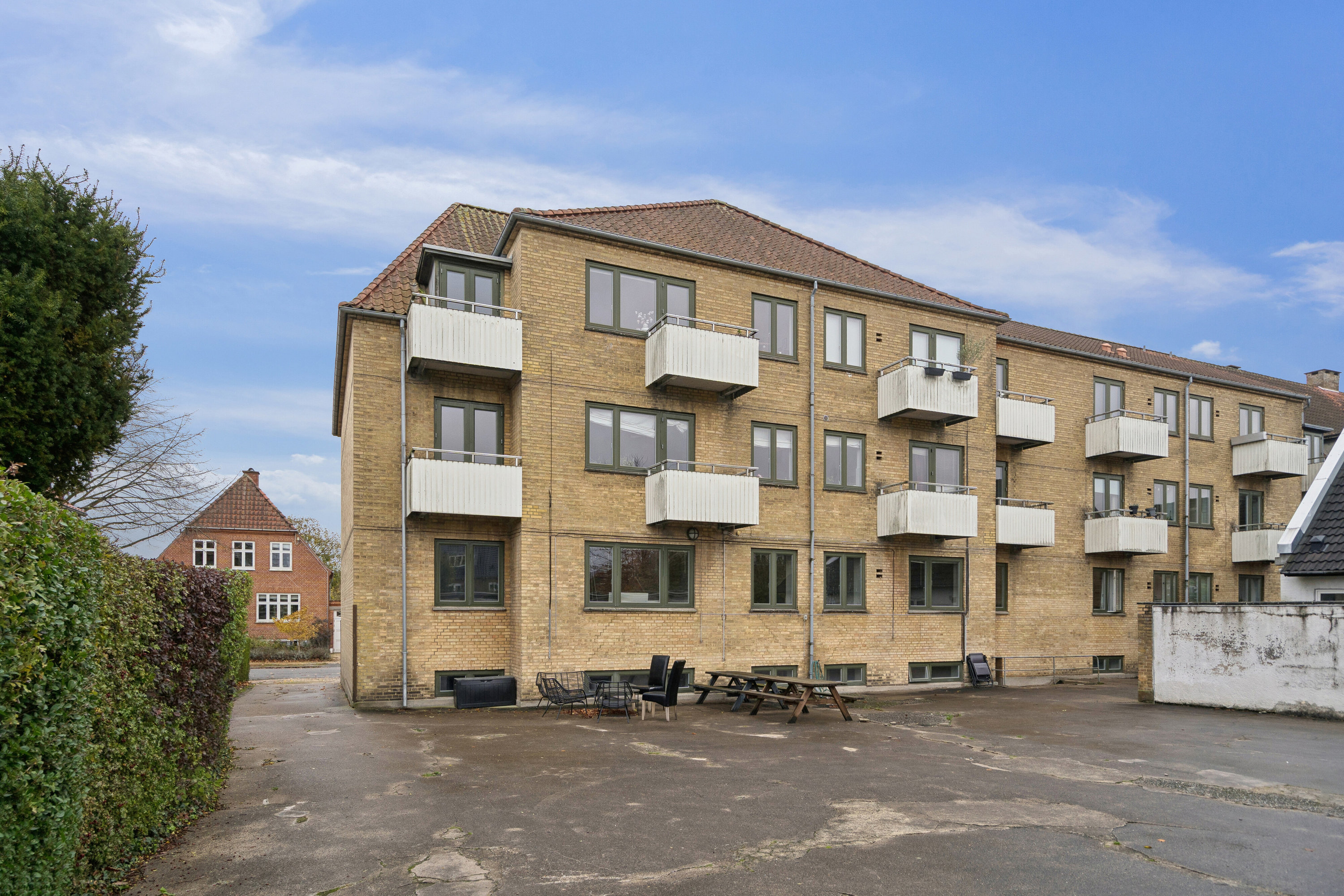 Fremhævet facade billede i fuldskærmstilstand. Billede af Teisensvej 2A, 2. th., 5000 Odense C