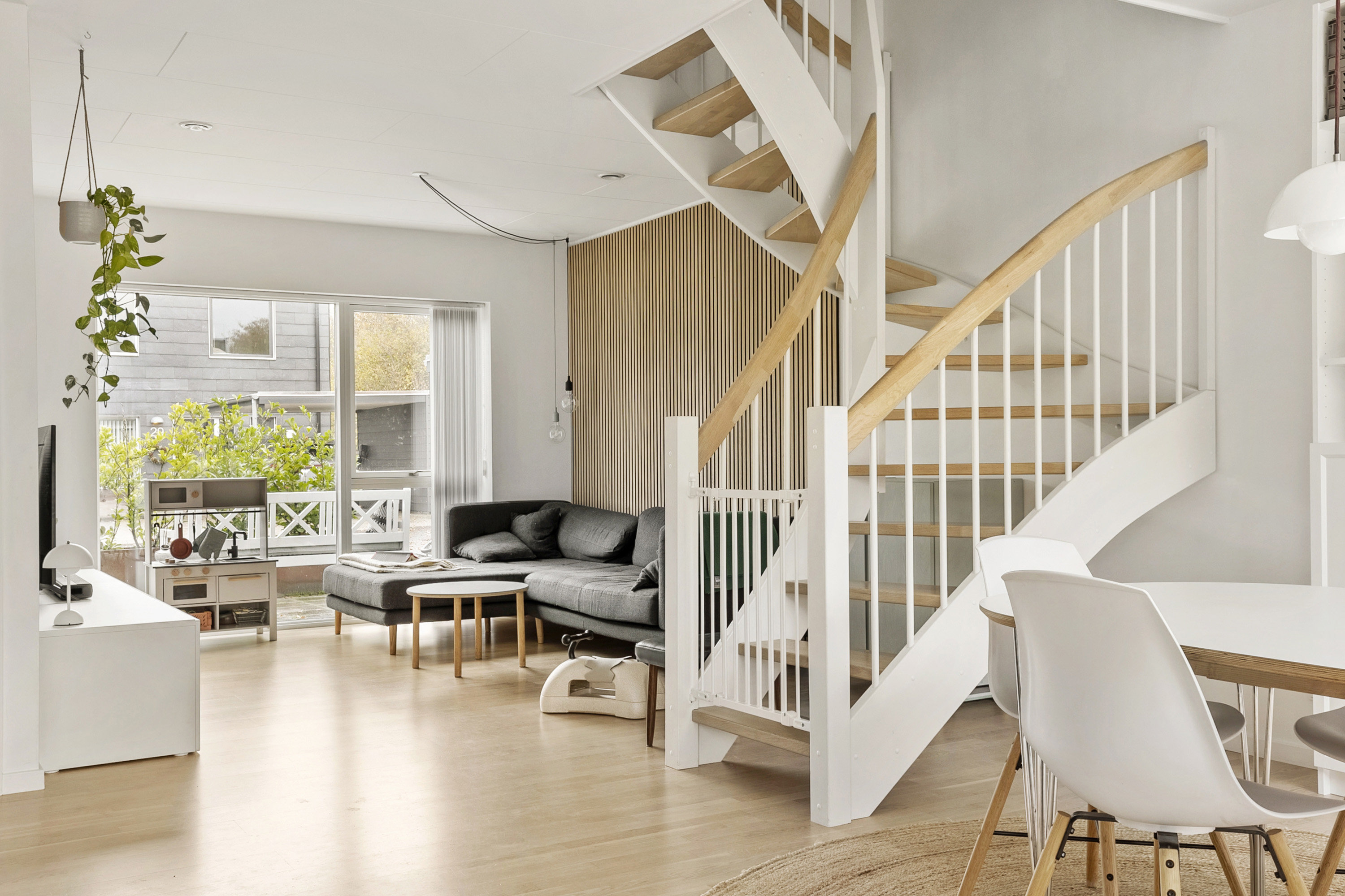 Fremhævet stue billede i fuldskærmstilstand. Billede af Østergårds Alle 33, 8362 Hørning