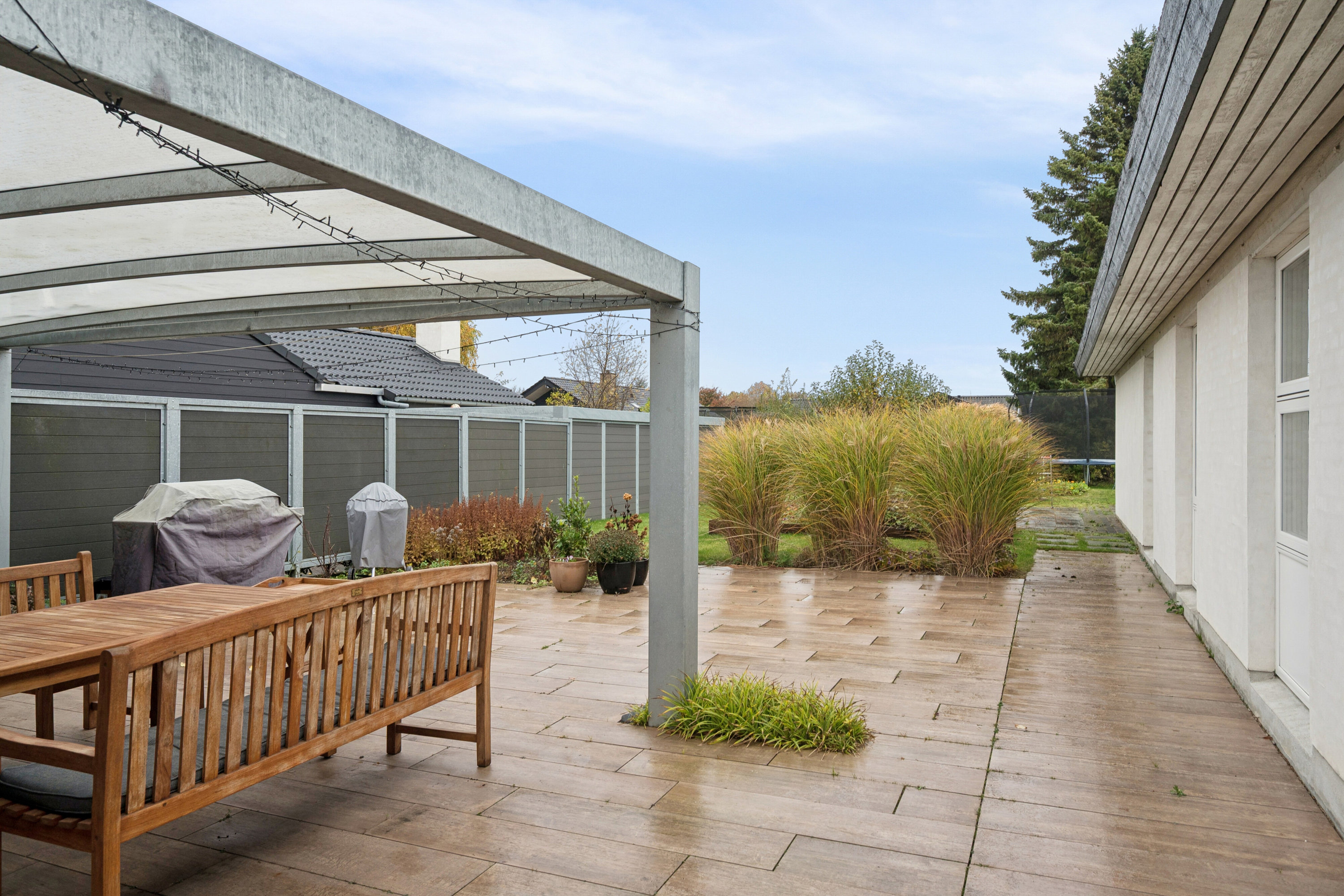 Fremhævet udendørs billede i fuldskærmstilstand. Billede af Bjergbakkevej 260, 2600 Glostrup