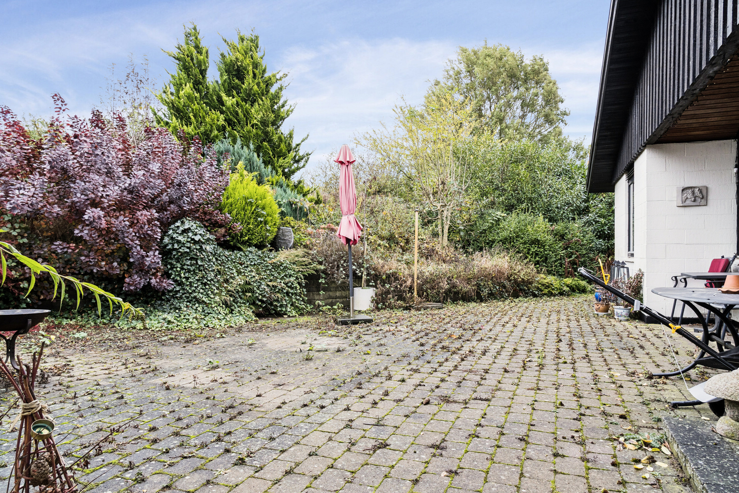 Fremhævet udendørs billede i fuldskærmstilstand. Billede af To-Bjerg 156, Uglerup, 4300 Holbæk