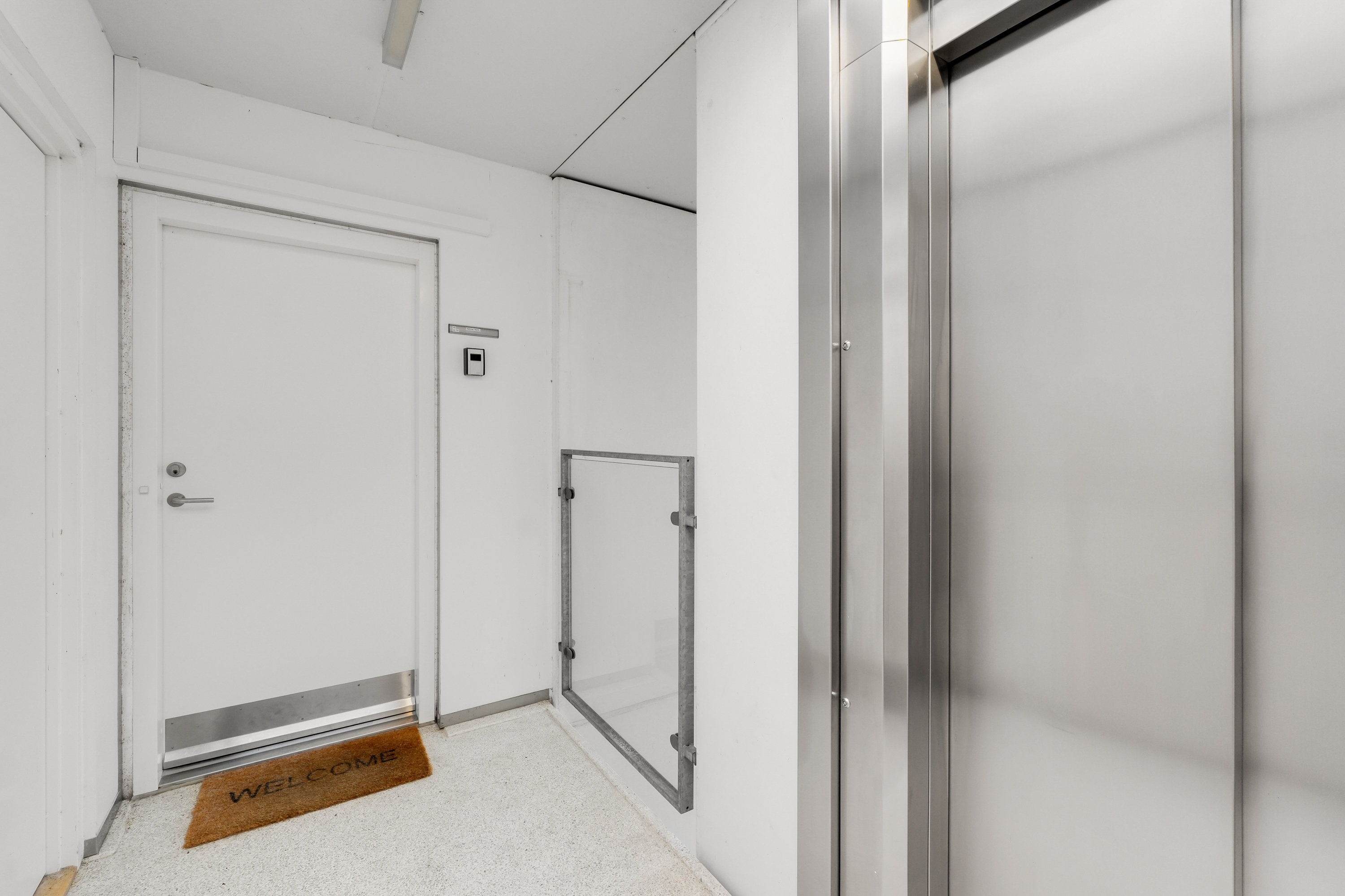 Fremhævet andet billede i fuldskærmstilstand. Billede af C.F. Møllers Allé 40, 10. tv., 2300 København S