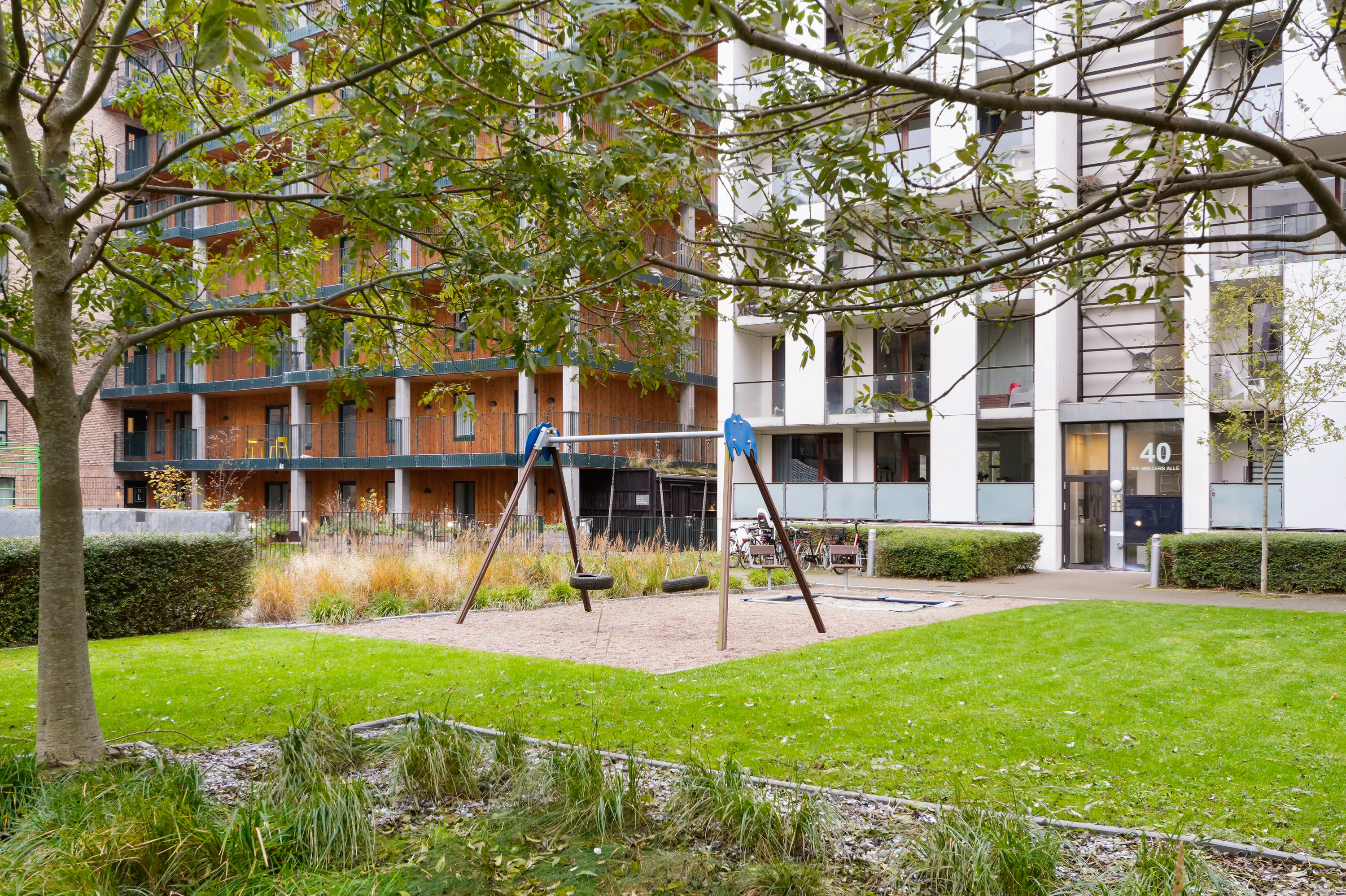 Fremhævet andet billede i fuldskærmstilstand. Billede af C.F. Møllers Allé 40, 10. tv., 2300 København S