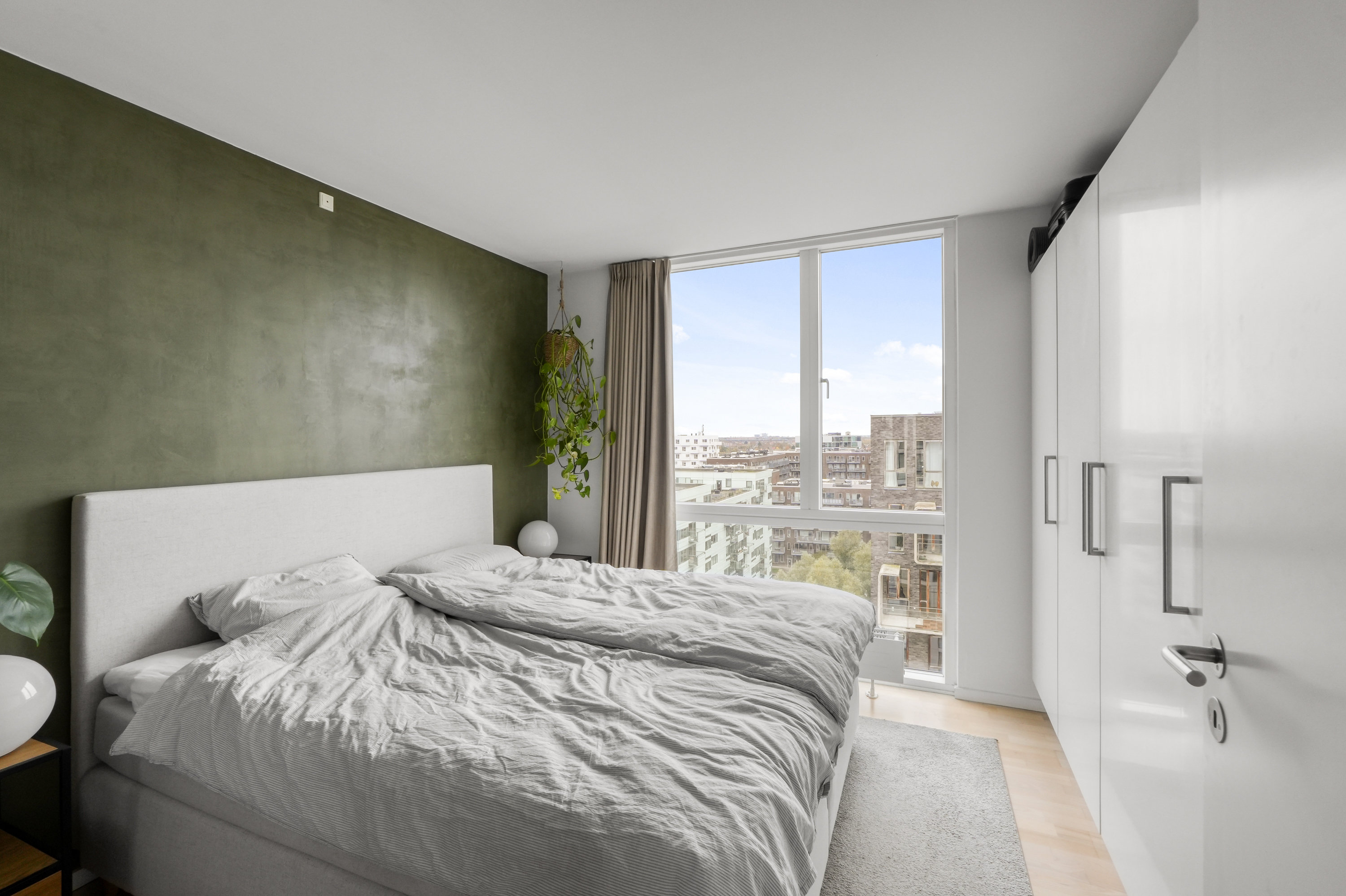 Fremhævet andet billede i fuldskærmstilstand. Billede af C.F. Møllers Allé 40, 10. tv., 2300 København S