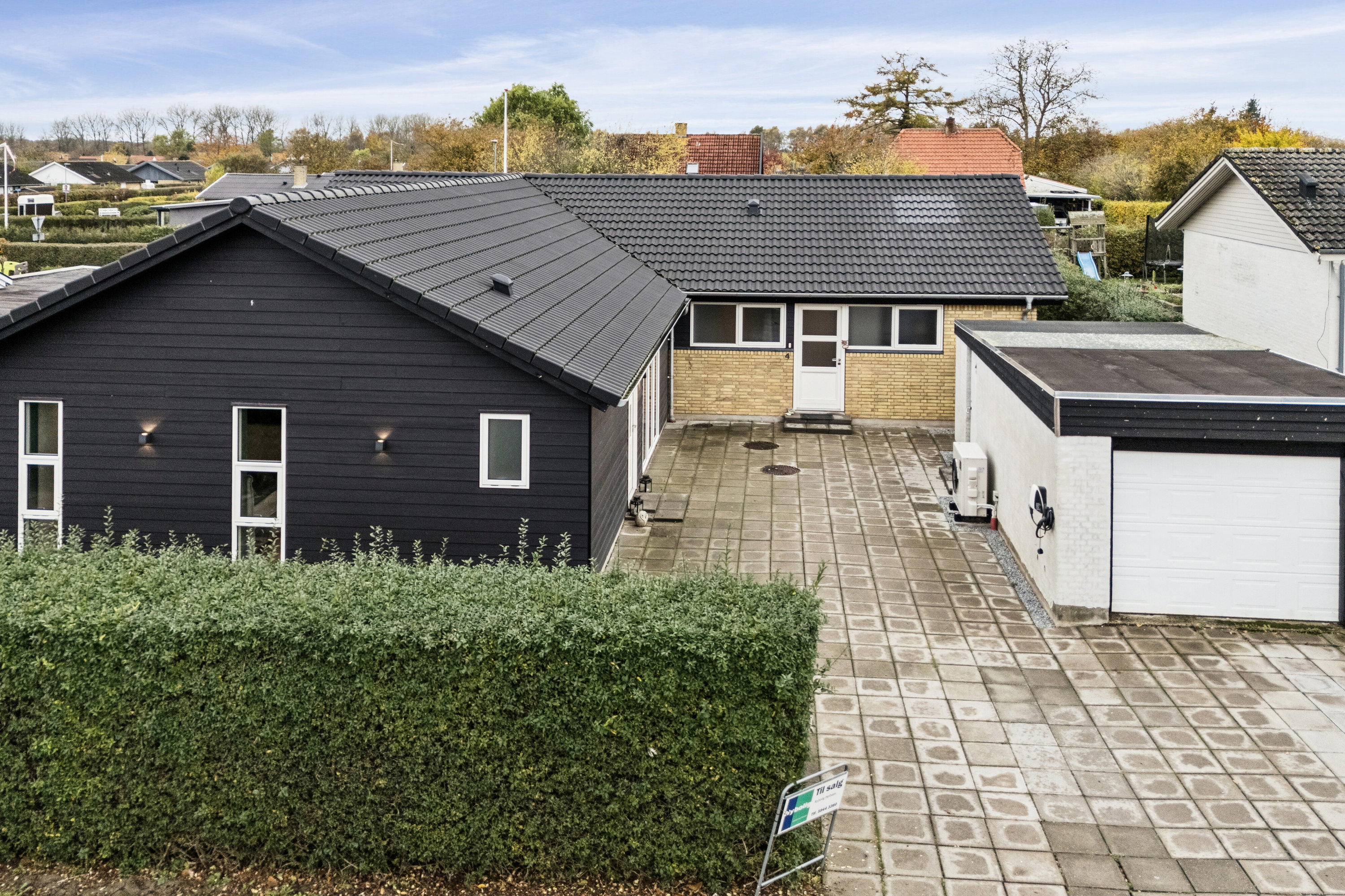 Miniaturebillede 1: set fra vejen. Billede af Birkevej 4, Tuse, 4300 Holbæk