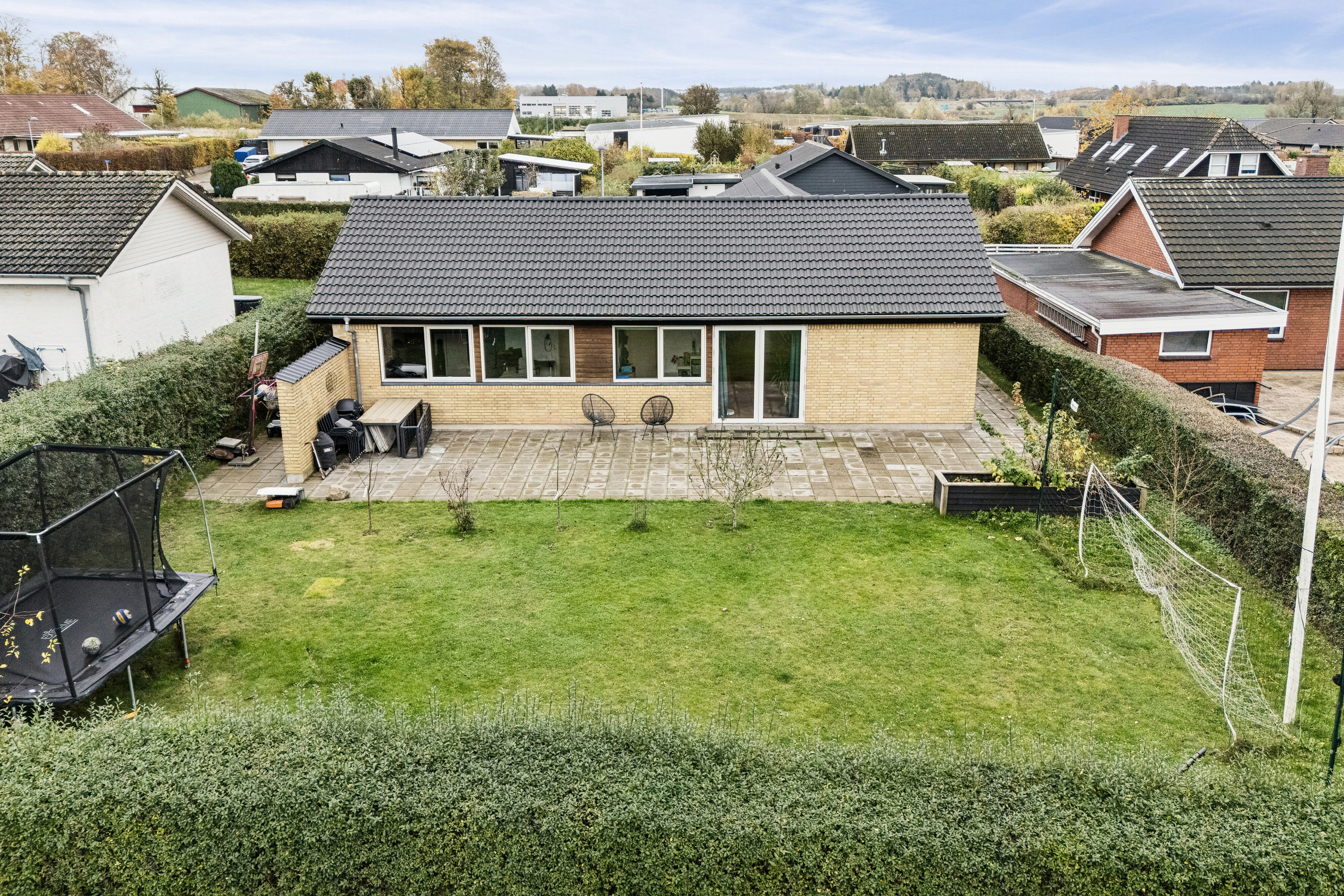 Miniaturebillede 2: set fra haven. Billede af Birkevej 4, Tuse, 4300 Holbæk