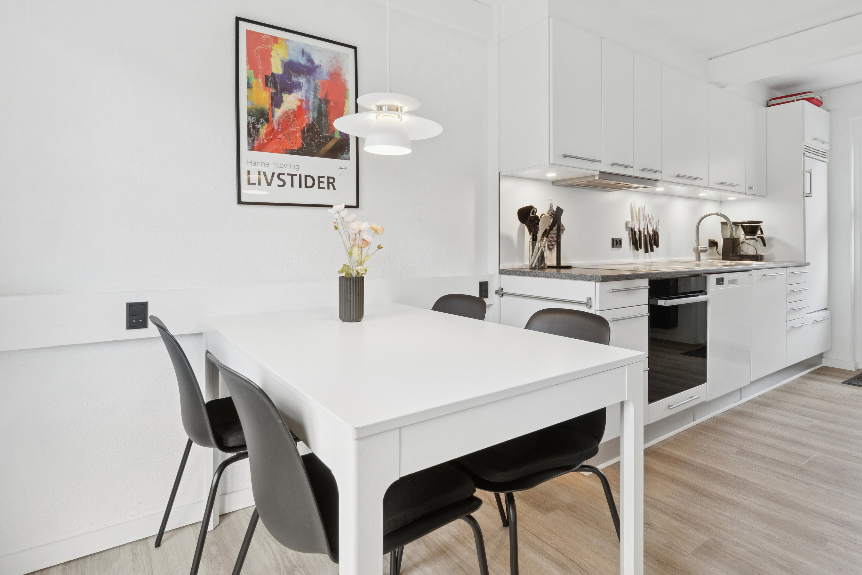 Fremhævet køkken billede i fuldskærmstilstand. Billede af Gudhjem Feriepark 76, 3760 Gudhjem