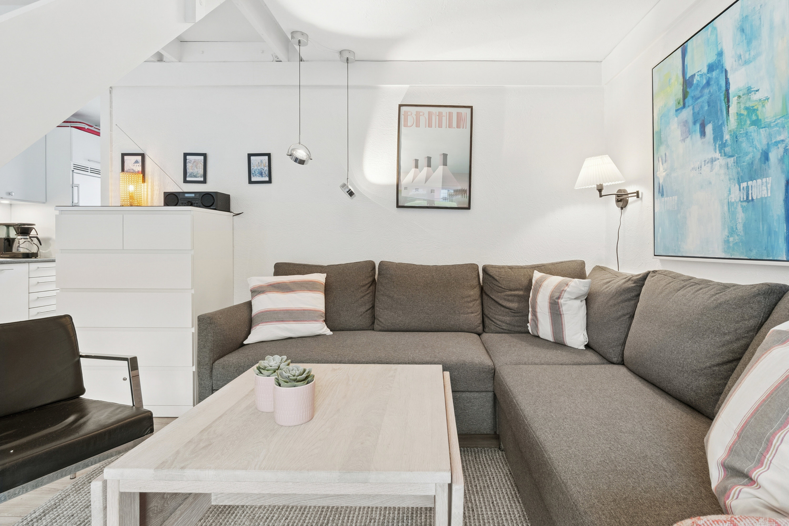 Fremhævet stue billede i fuldskærmstilstand. Billede af Gudhjem Feriepark 76, 3760 Gudhjem