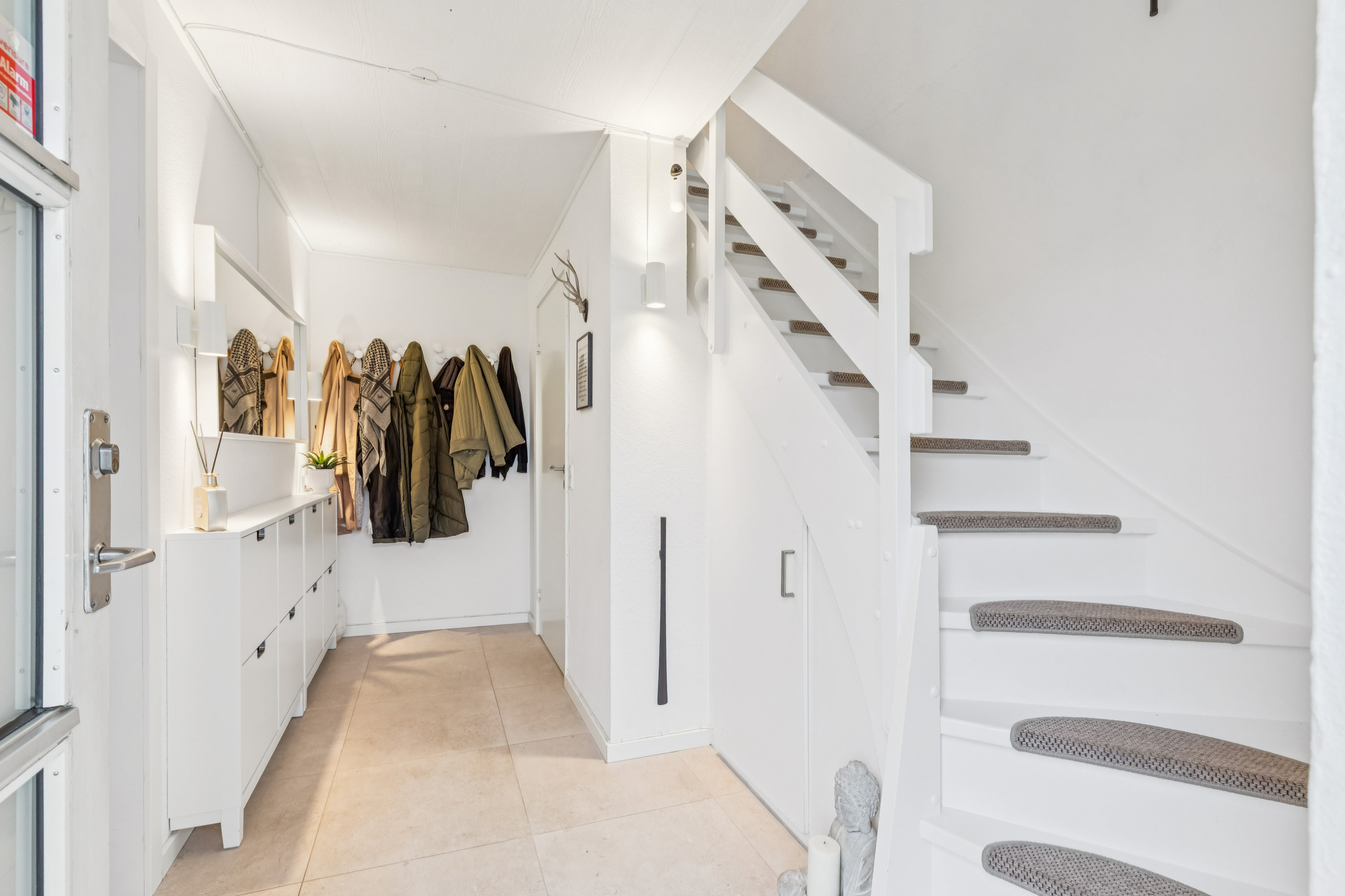 Fremhævet gang billede i fuldskærmstilstand. Billede af Valmuebakken 6, 2625 Vallensbæk