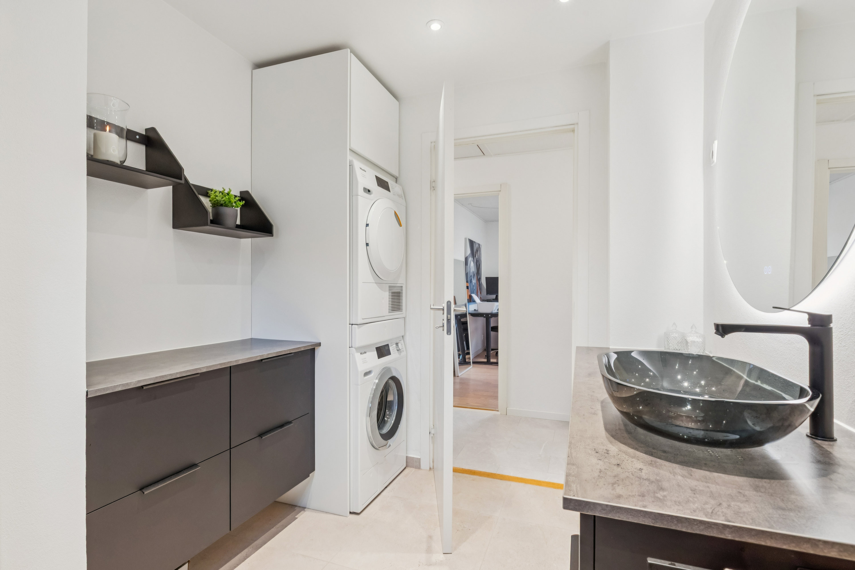 Fremhævet køkken billede i fuldskærmstilstand. Billede af Valmuebakken 6, 2625 Vallensbæk