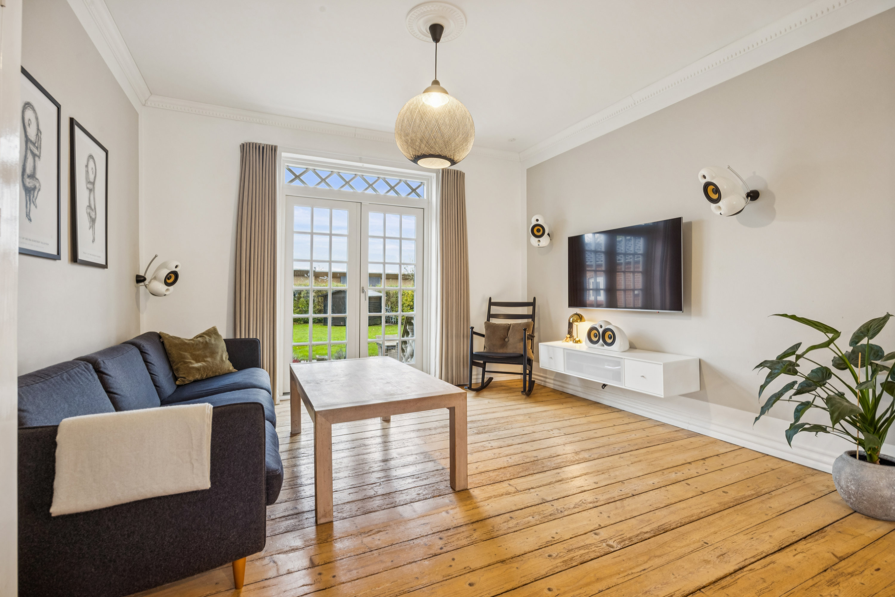 Fremhævet stue billede i fuldskærmstilstand. Billede af Røgildsvej 35, 9400 Nørresundby