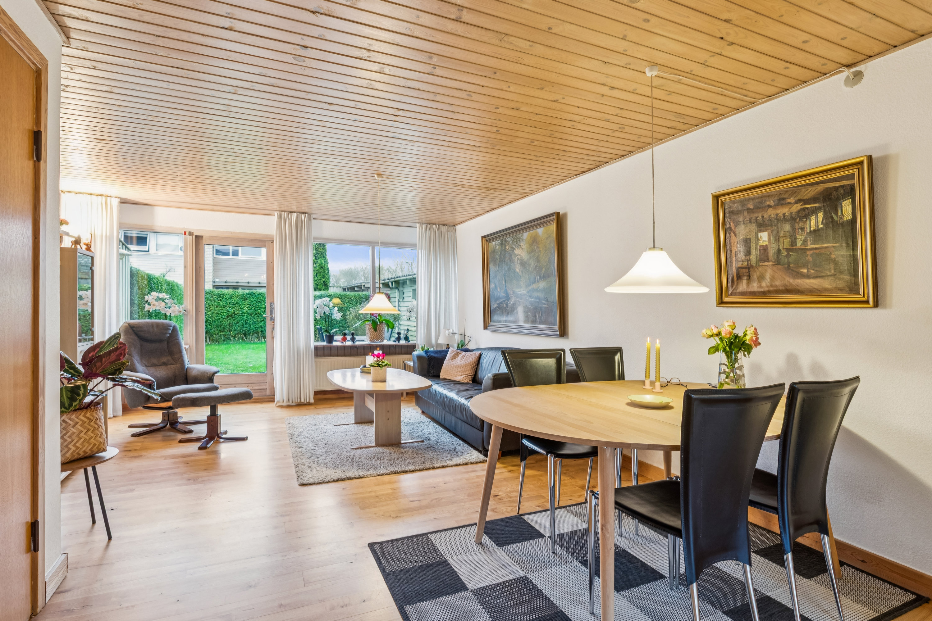 Fremhævet stue billede i fuldskærmstilstand. Billede af Egevangshusene 207, 2630 Taastrup