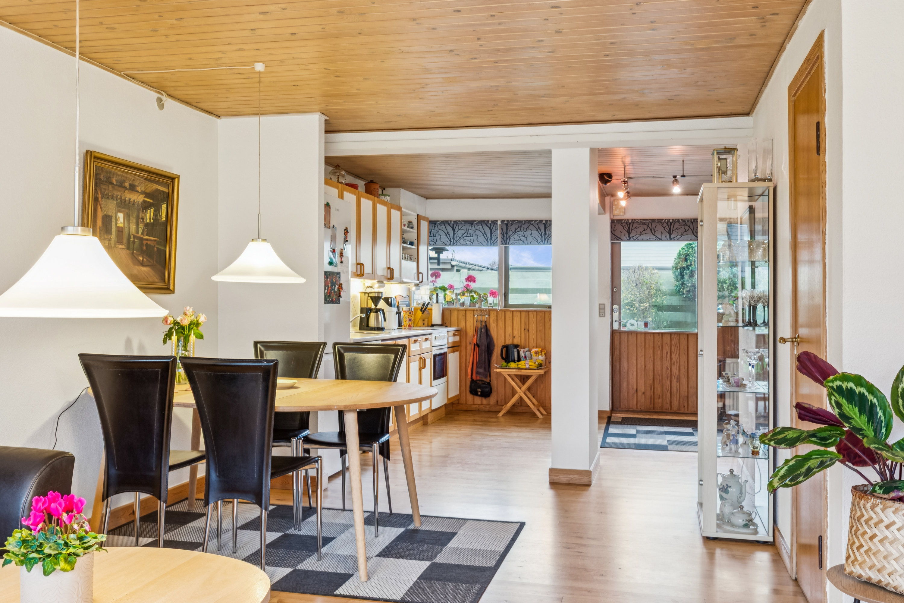 Fremhævet stue billede i fuldskærmstilstand. Billede af Egevangshusene 207, 2630 Taastrup