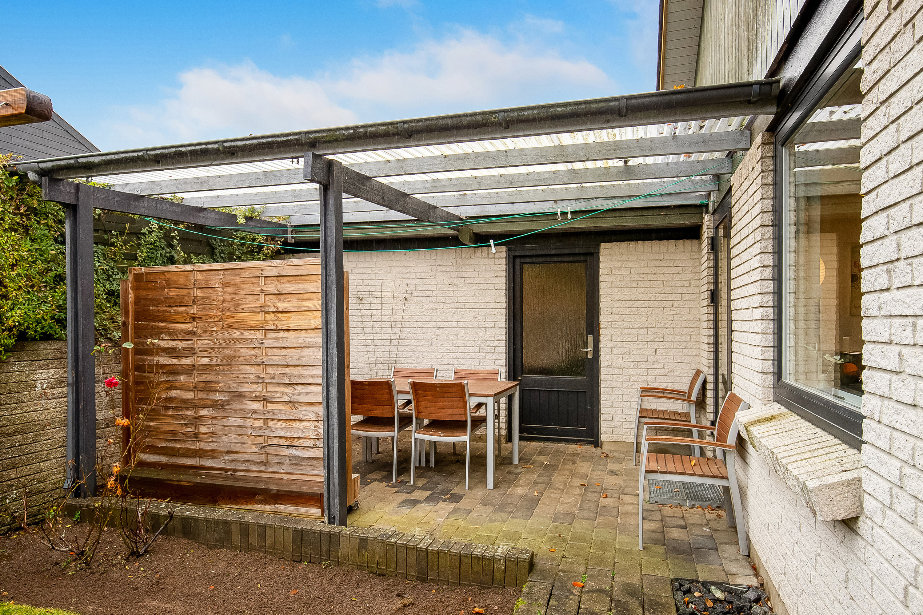 Fremhævet overdækket terrasse billede i fuldskærmstilstand. Billede af Umanakvej 23, Søndermarken, 7100 Vejle