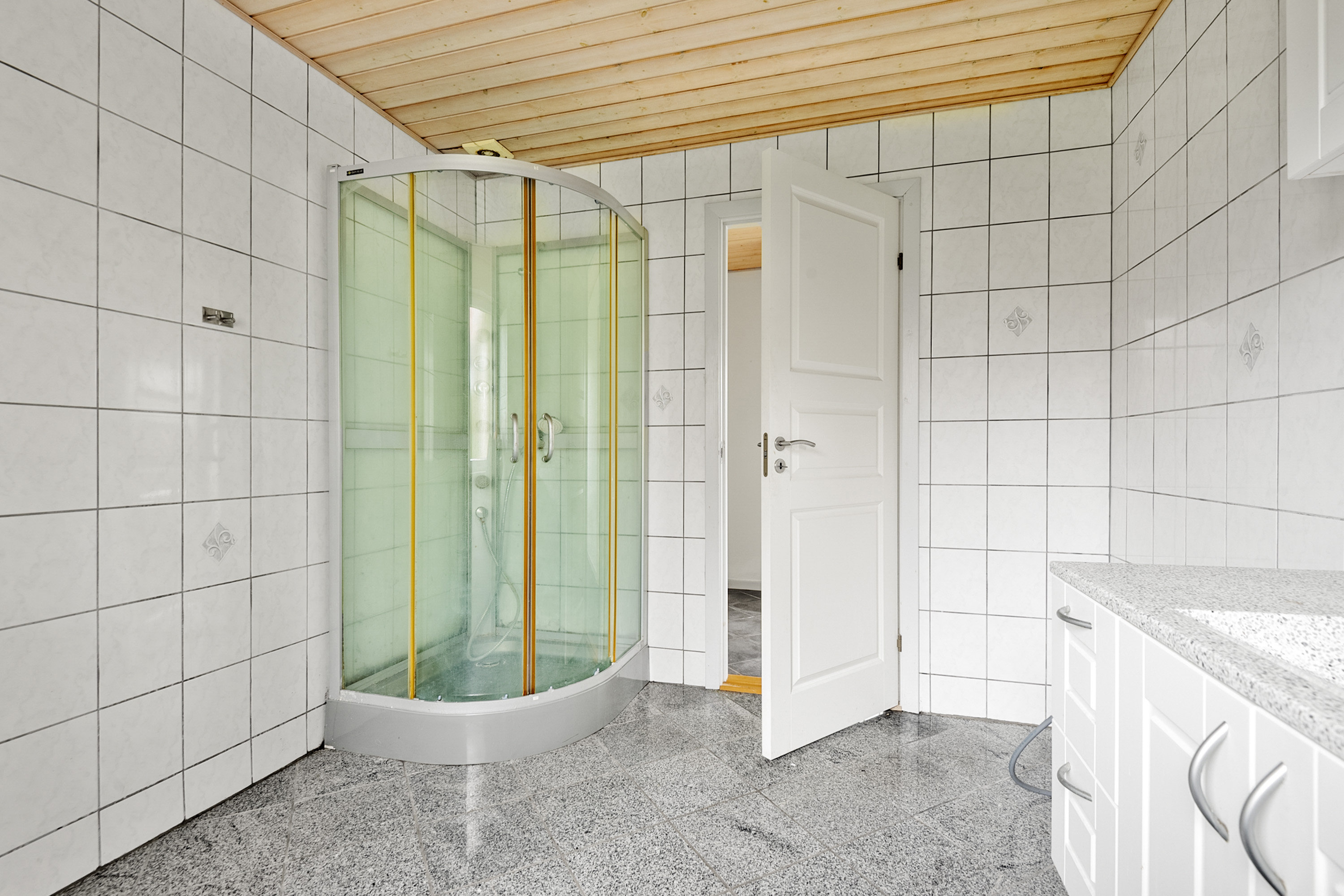 Fremhævet badeværelse billede i fuldskærmstilstand. Billede af Porsevej 2, Horne, 6800 Varde