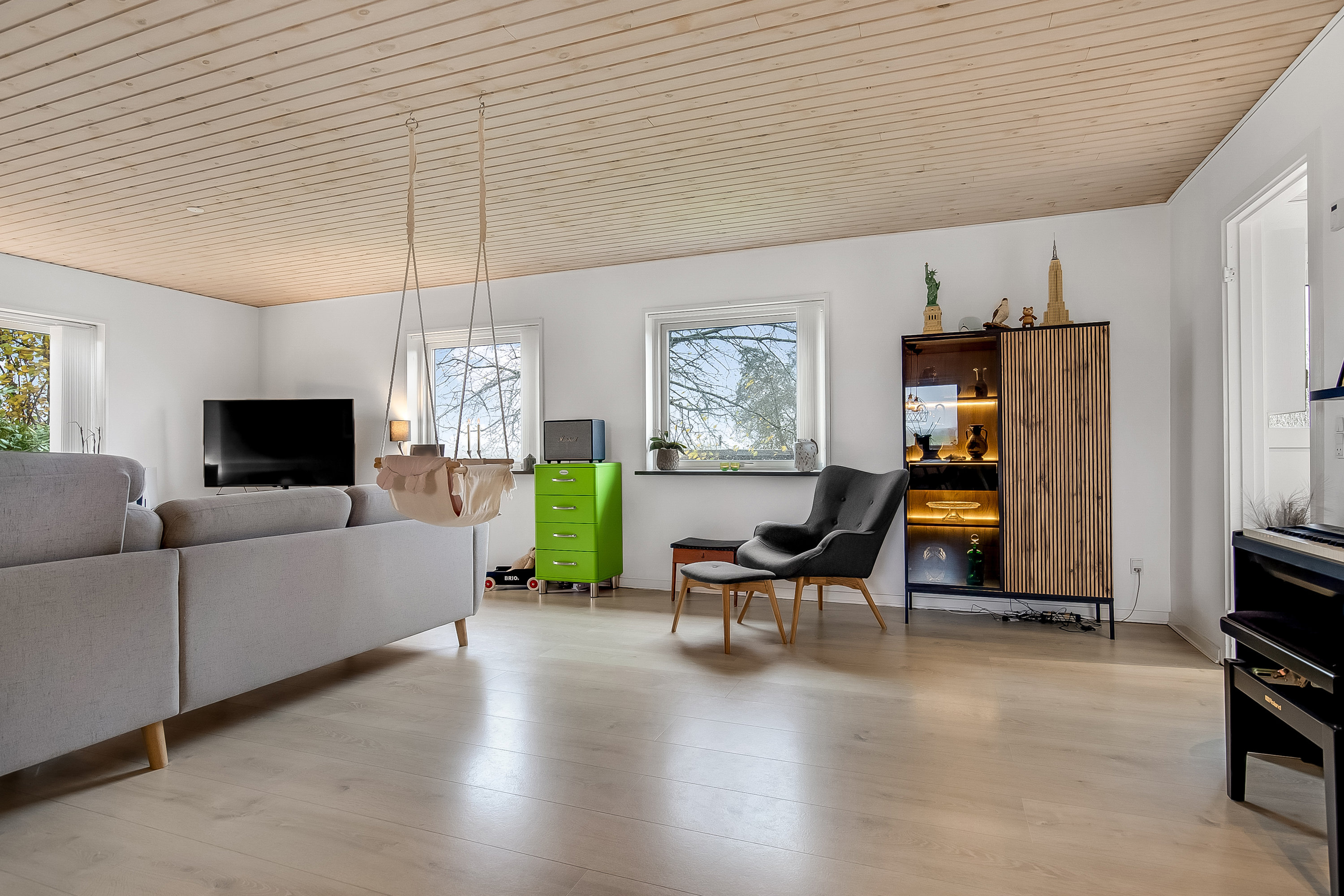 Fremhævet stue billede i fuldskærmstilstand. Billede af Solskovvej 19, Hornstrup Mølleby, 7100 Vejle