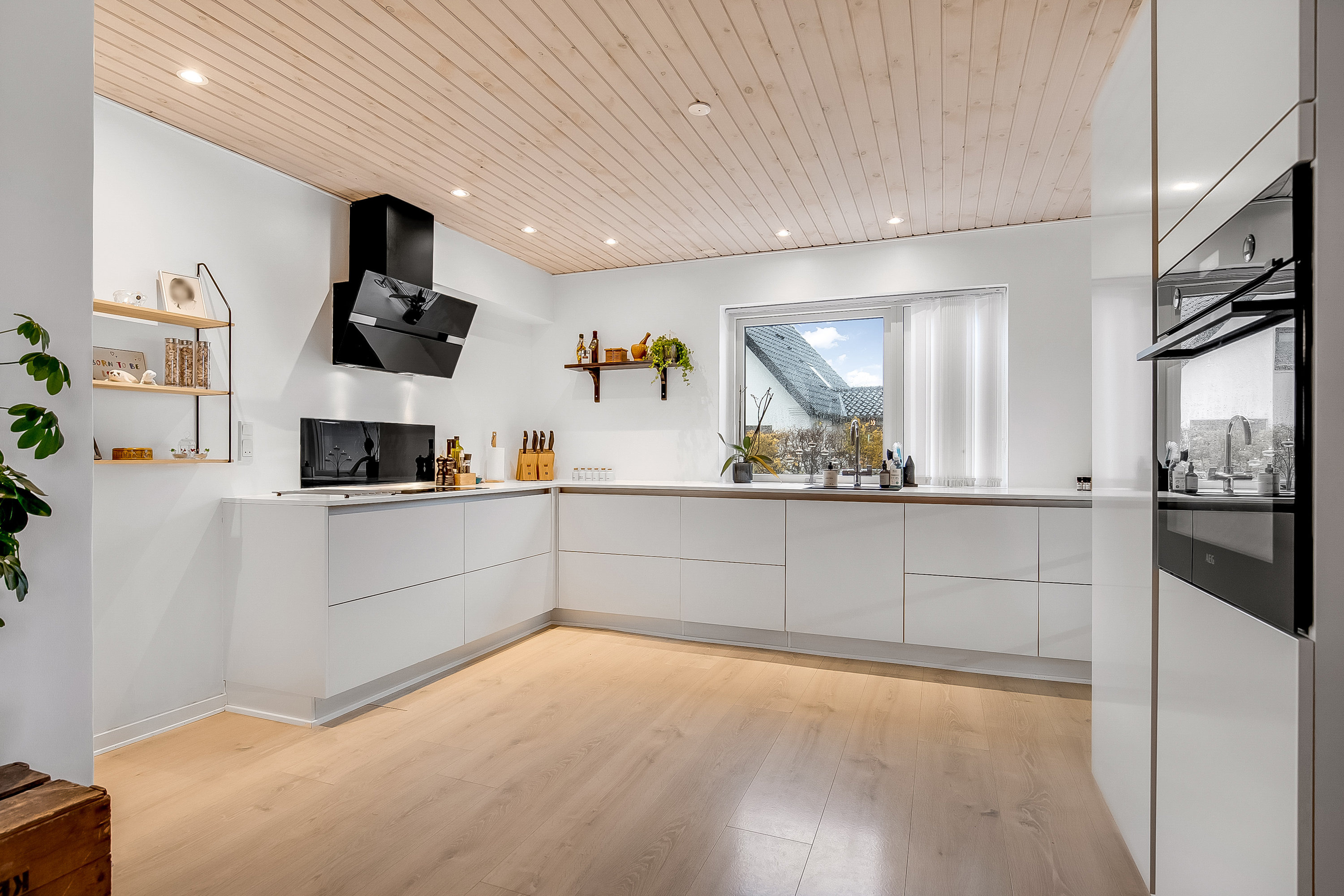 Fremhævet køkken billede i fuldskærmstilstand. Billede af Solskovvej 19, Hornstrup Mølleby, 7100 Vejle