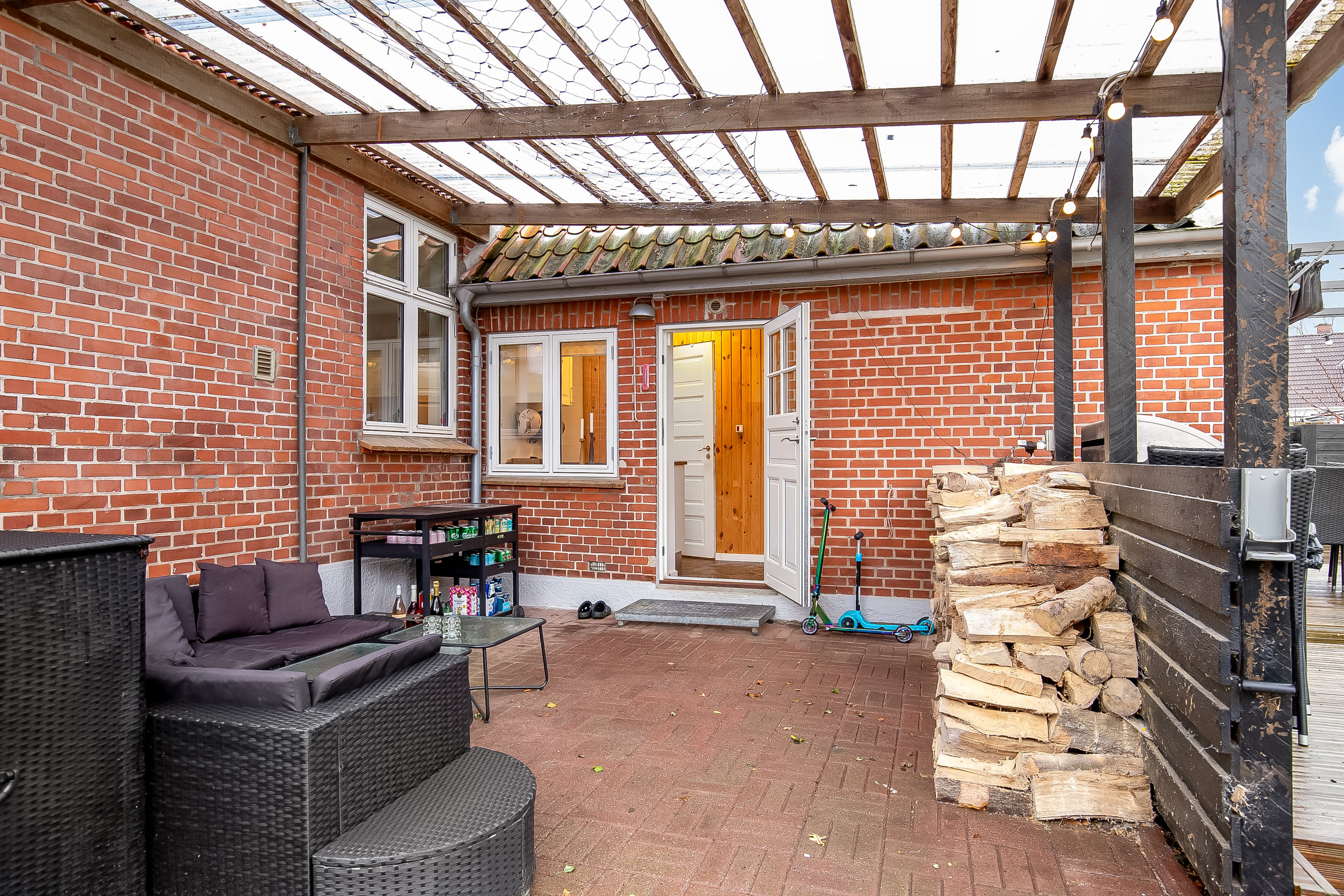 Fremhævet overdækket terrasse billede i fuldskærmstilstand. Billede af Danasvej 10, Vestbyen, 7100 Vejle