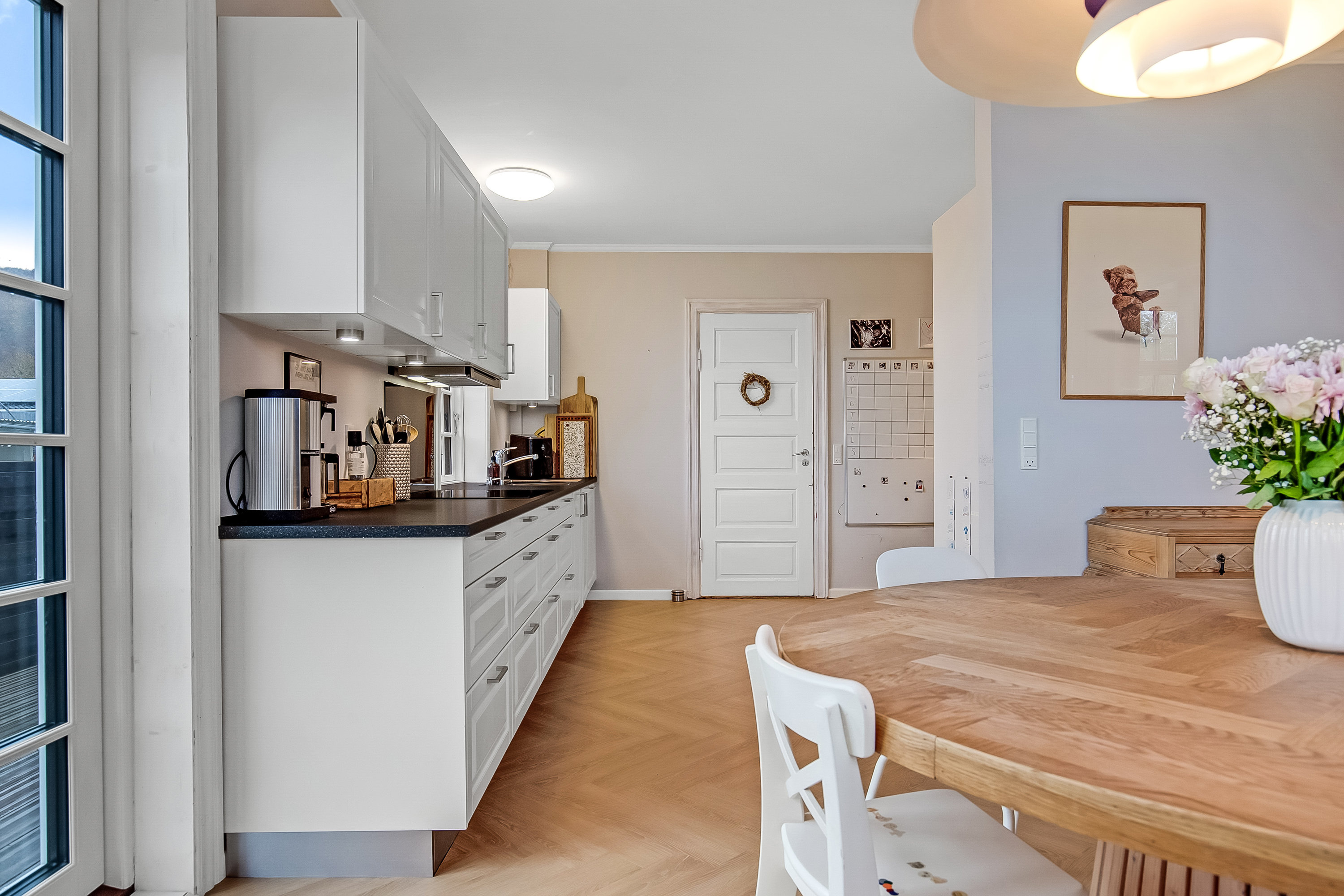 Fremhævet køkken billede i fuldskærmstilstand. Billede af Danasvej 10, Vestbyen, 7100 Vejle