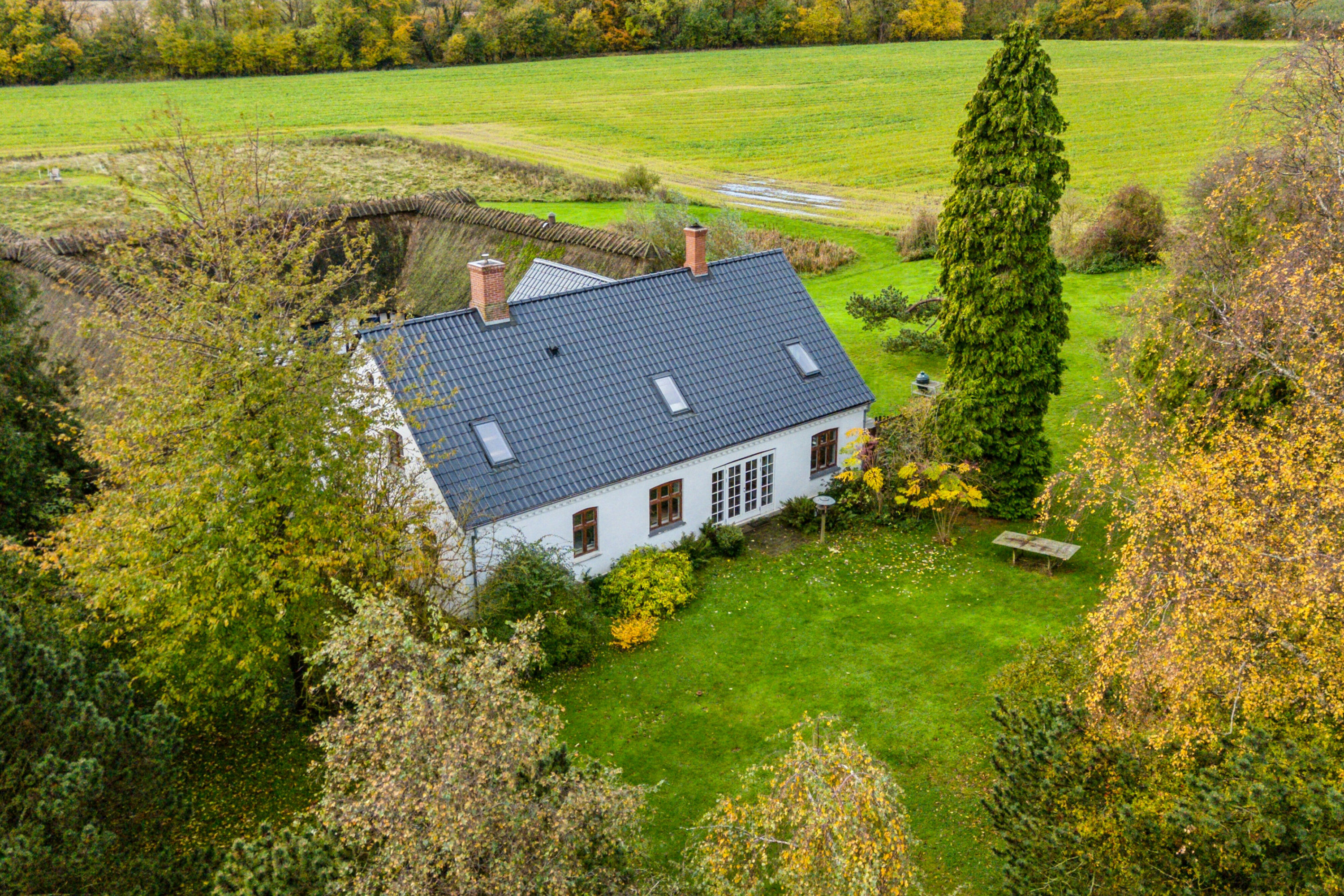 Fremhævet set fra haven billede i fuldskærmstilstand. Billede af Strandvejen 44, 5882 Vejstrup