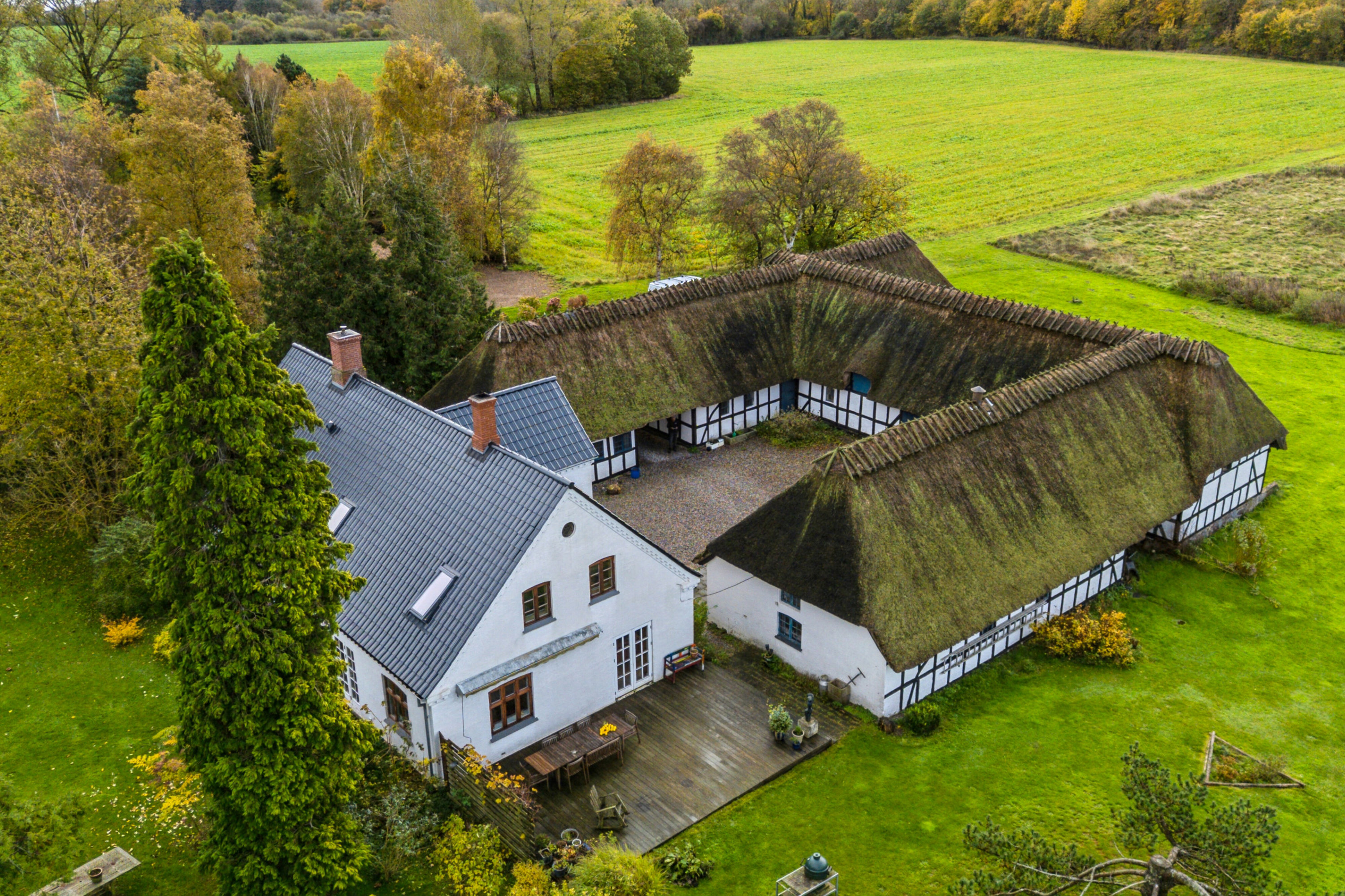 Miniaturebillede 1: set fra haven. Billede af Strandvejen 44, 5882 Vejstrup