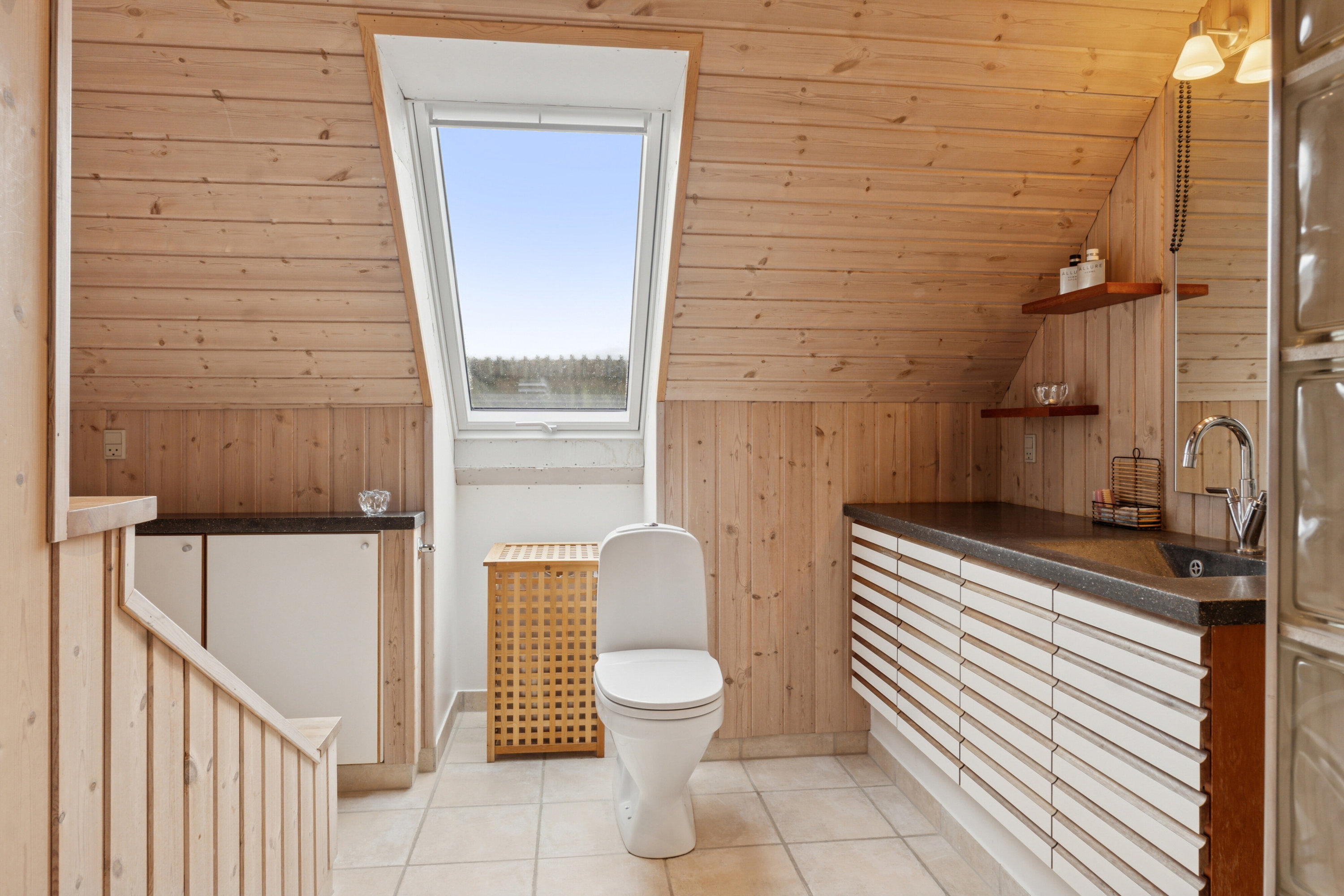 Fremhævet badeværelse billede i fuldskærmstilstand. Billede af Strandvejen 44, 5882 Vejstrup