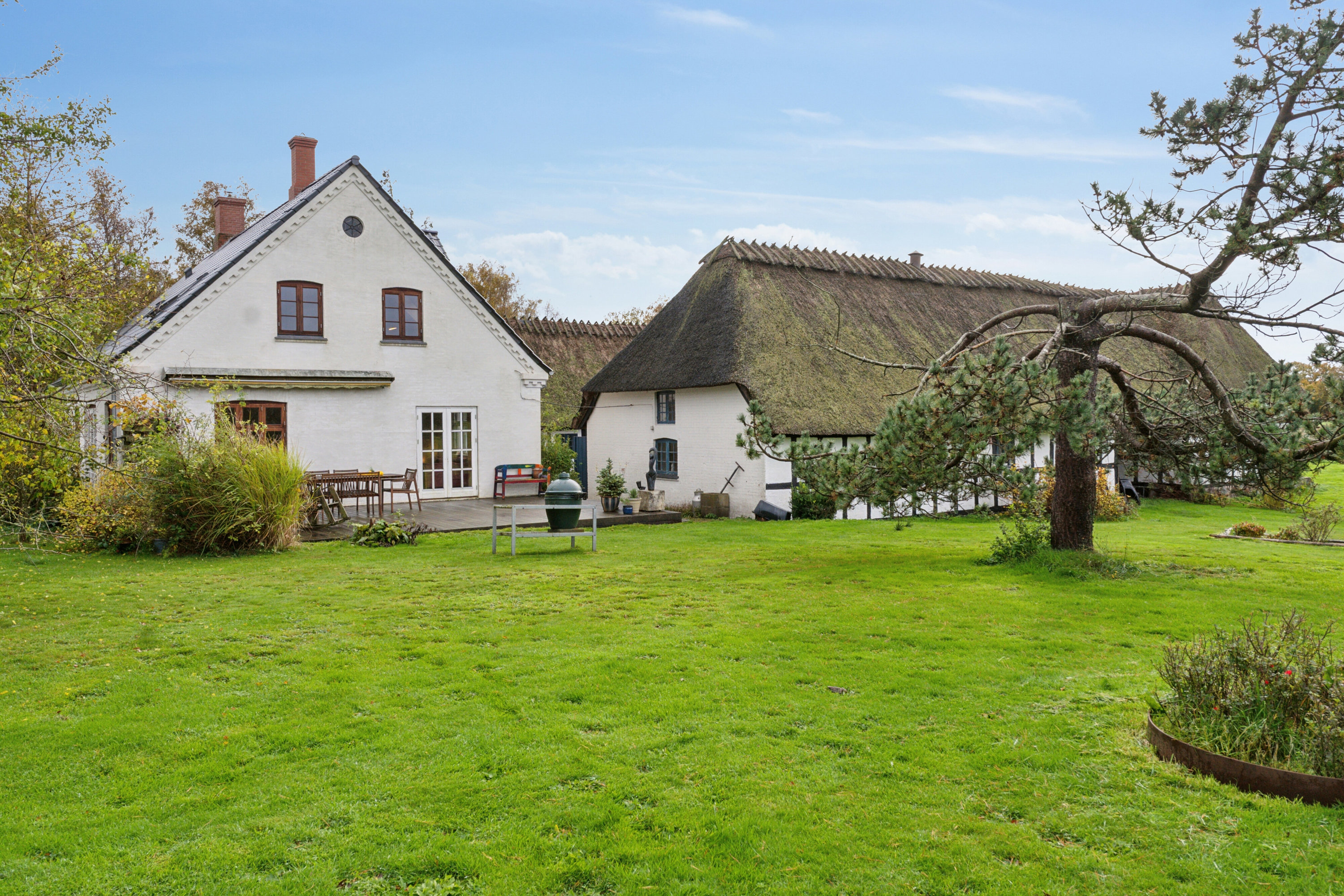 Fremhævet set fra haven billede i fuldskærmstilstand. Billede af Strandvejen 44, 5882 Vejstrup