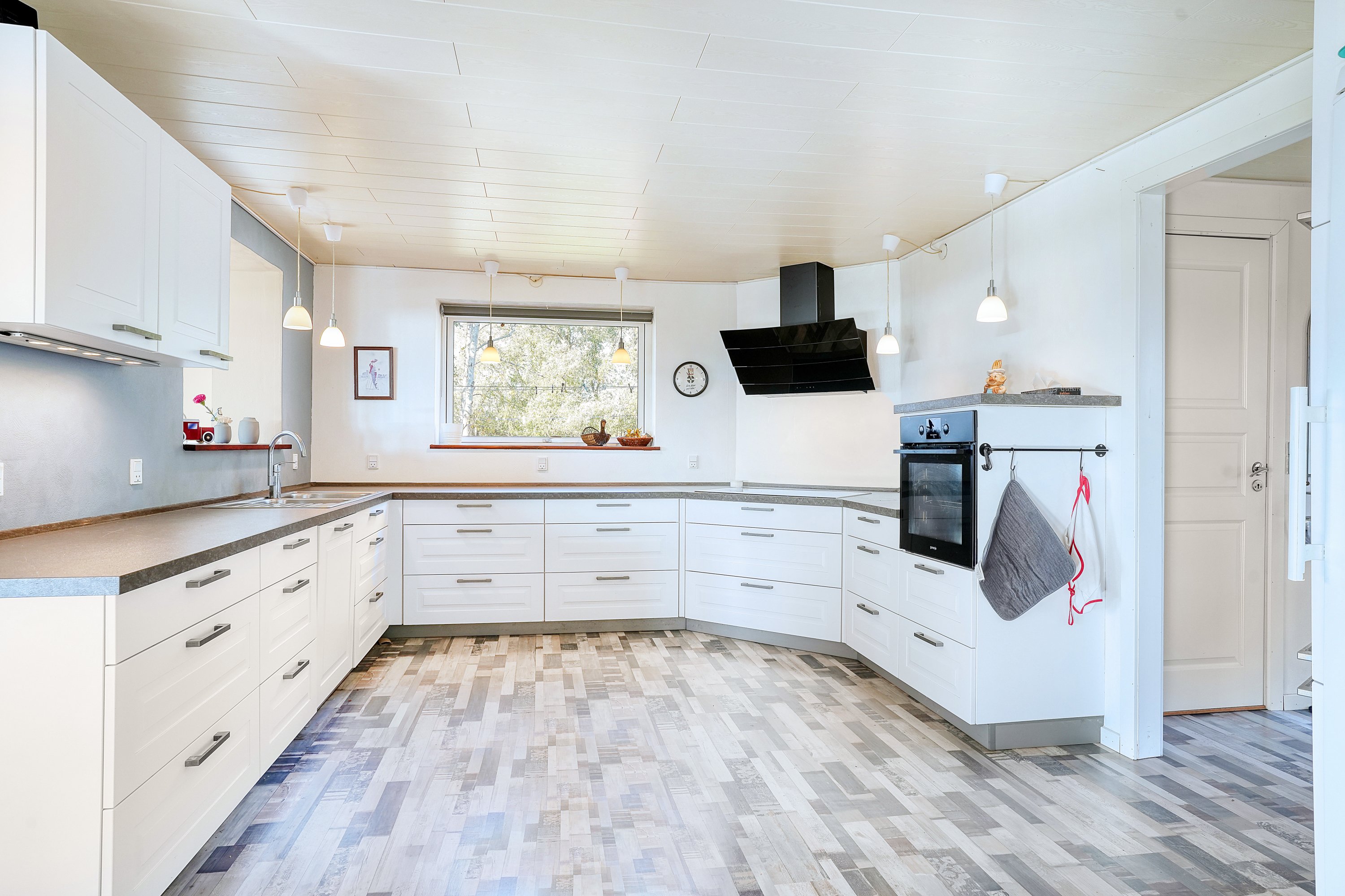 Fremhævet køkken billede i fuldskærmstilstand. Billede af Fjorddalsvej 39, Markeslev, 4300 Holbæk