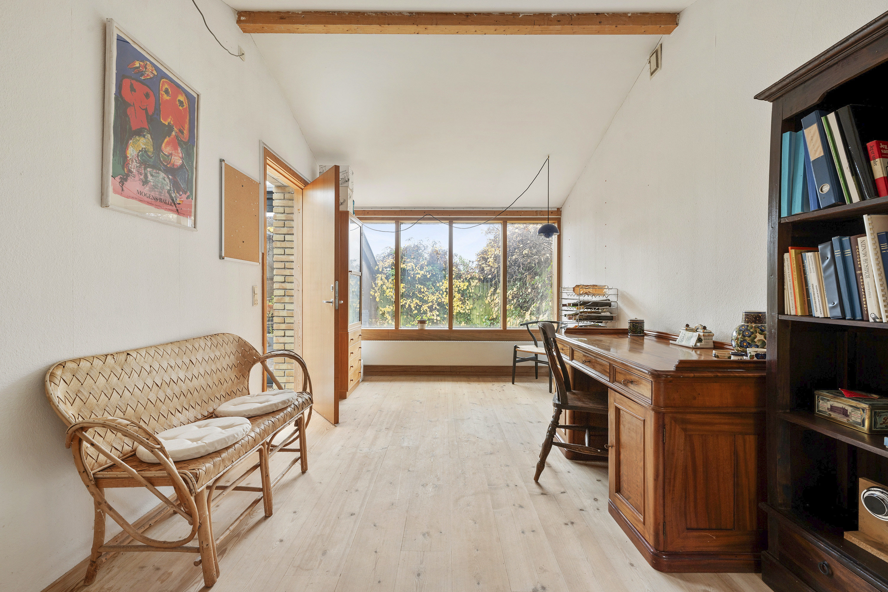 Fremhævet stue billede i fuldskærmstilstand. Billede af Pilekæret 3, 2840 Holte